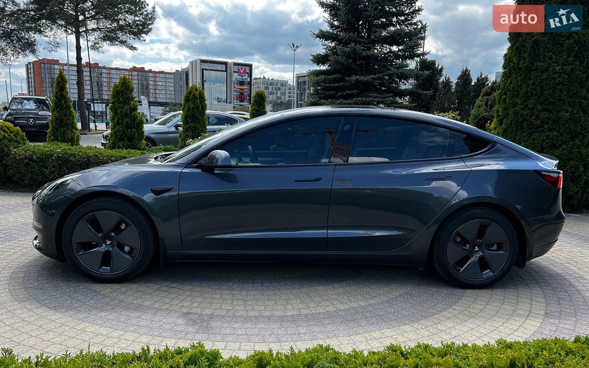 Tesla Model 3 2022 VIN 5YJ3E1EB2NF195655 фото оголошення 4 з 19