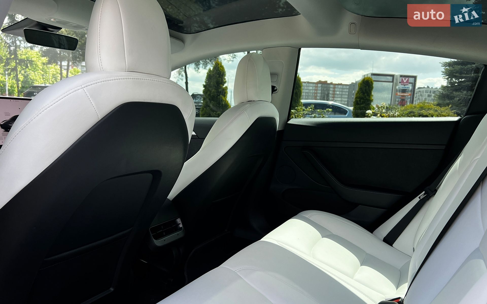 Tesla Model 3 2022 VIN 5YJ3E1EB2NF195655 фото оголошення 18 з 19