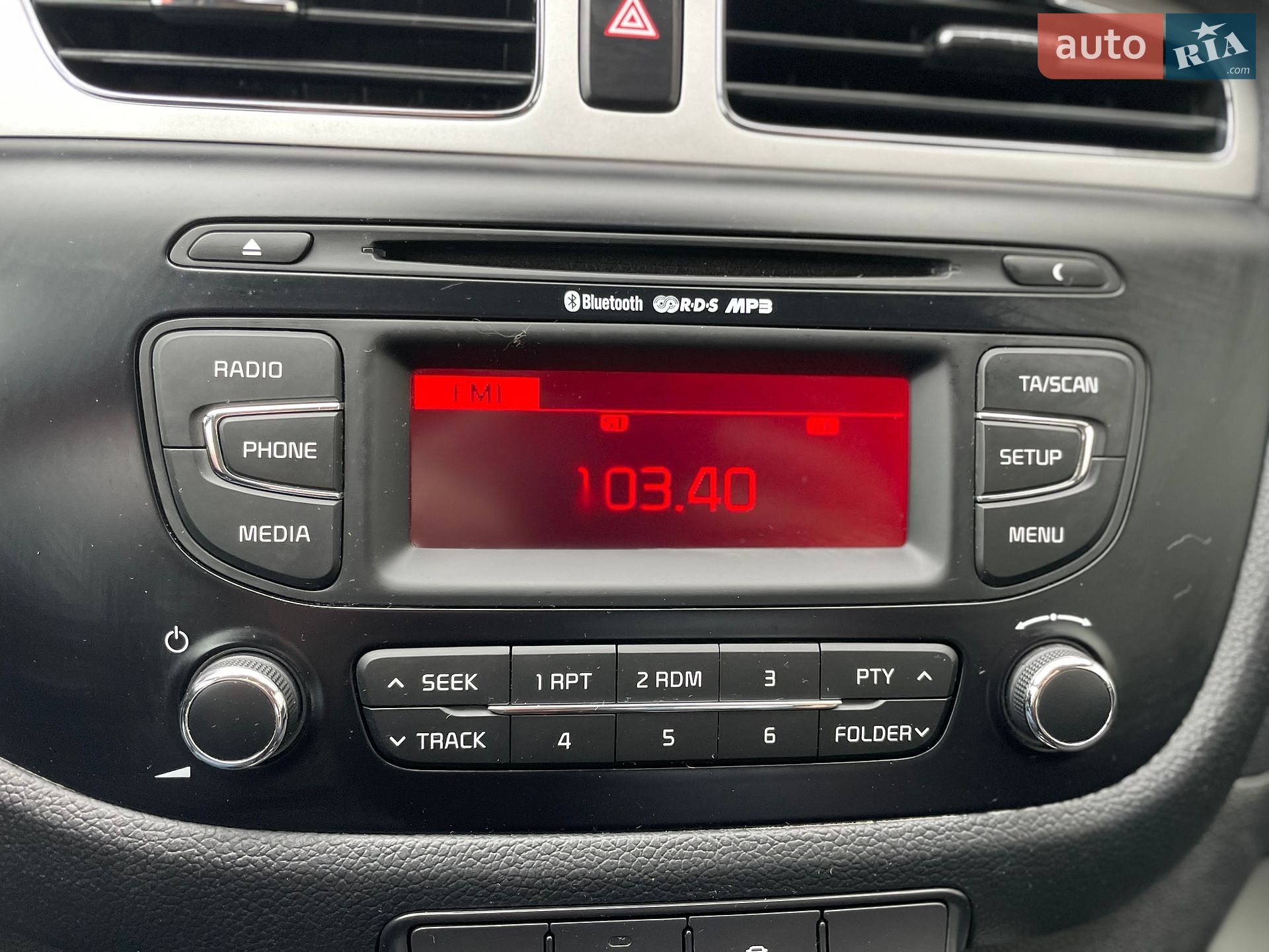 Kia Ceed 2015 VIN U5YHM816AEL086093 фото оголошення 53 з 122