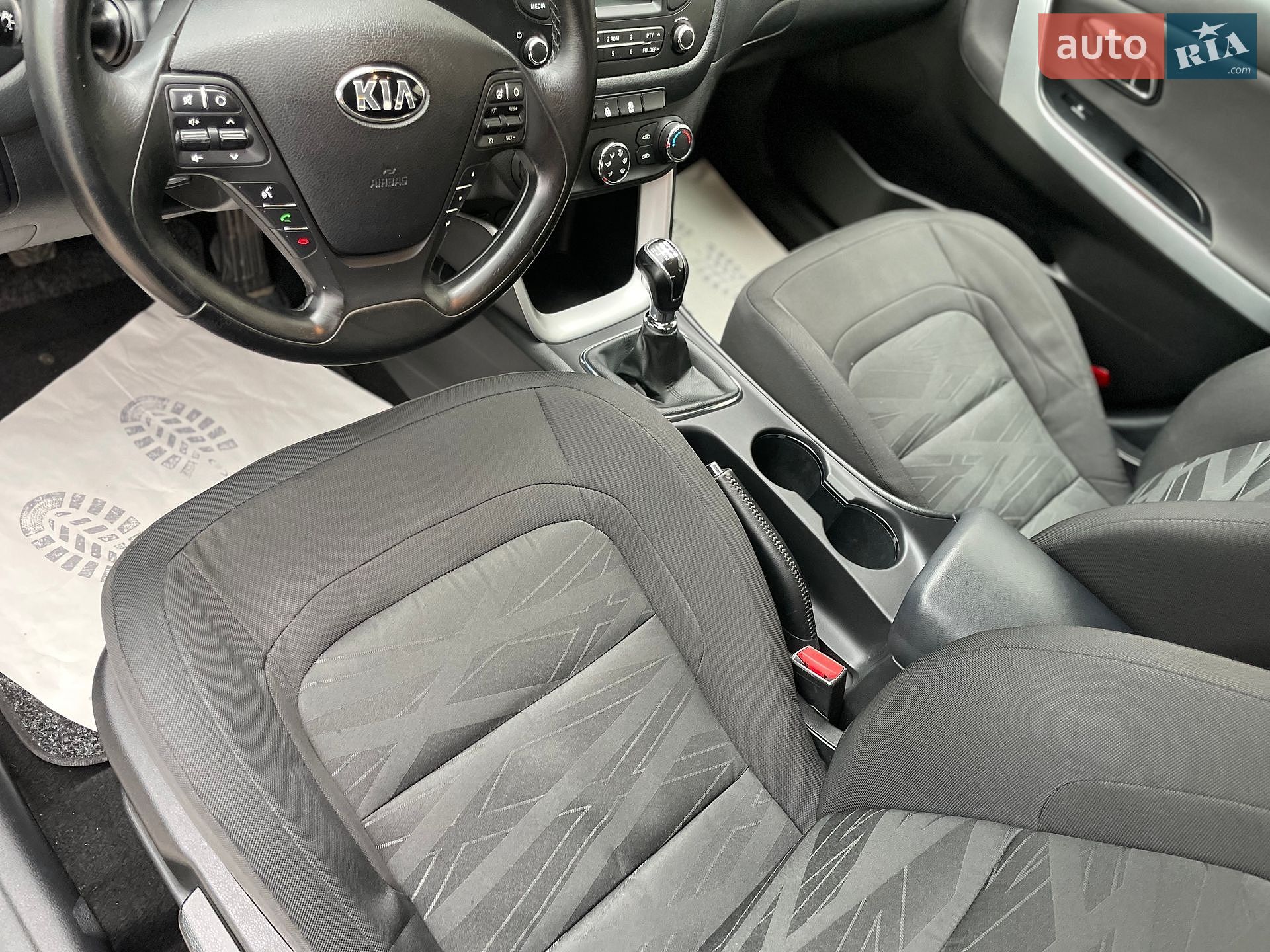 Kia Ceed 2015 VIN U5YHM816AEL086093 фото оголошення 59 з 122