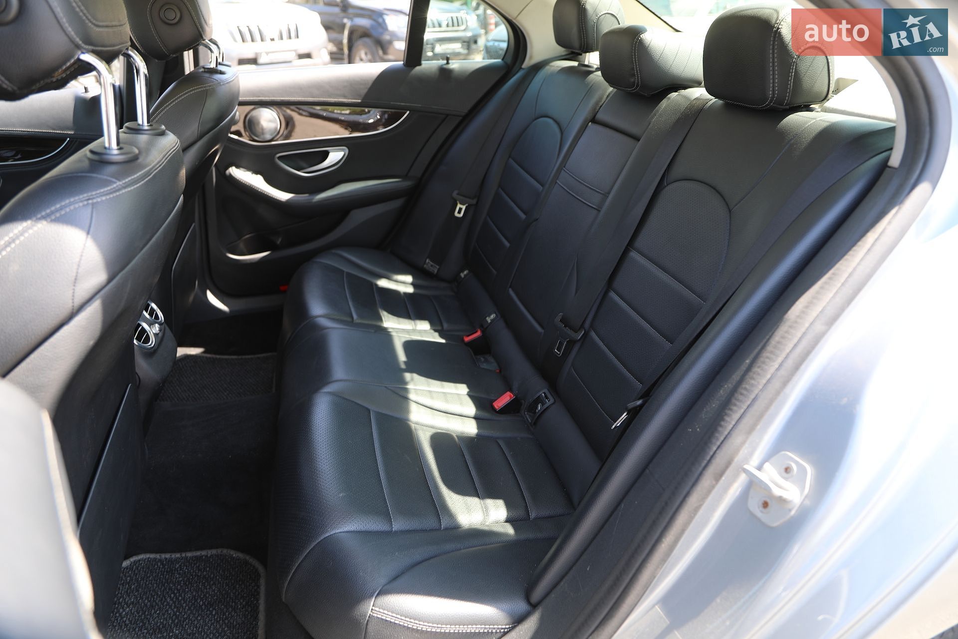 Mercedes-Benz C-Class 2016 VIN 55SWF4KB0GU134435 фото оголошення 12 з 31