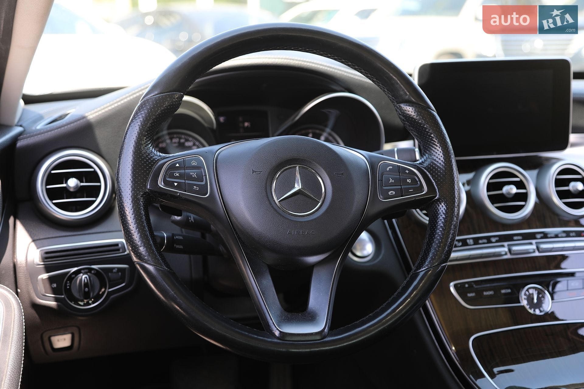Mercedes-Benz C-Class 2016 VIN 55SWF4KB0GU134435 фото оголошення 17 з 31
