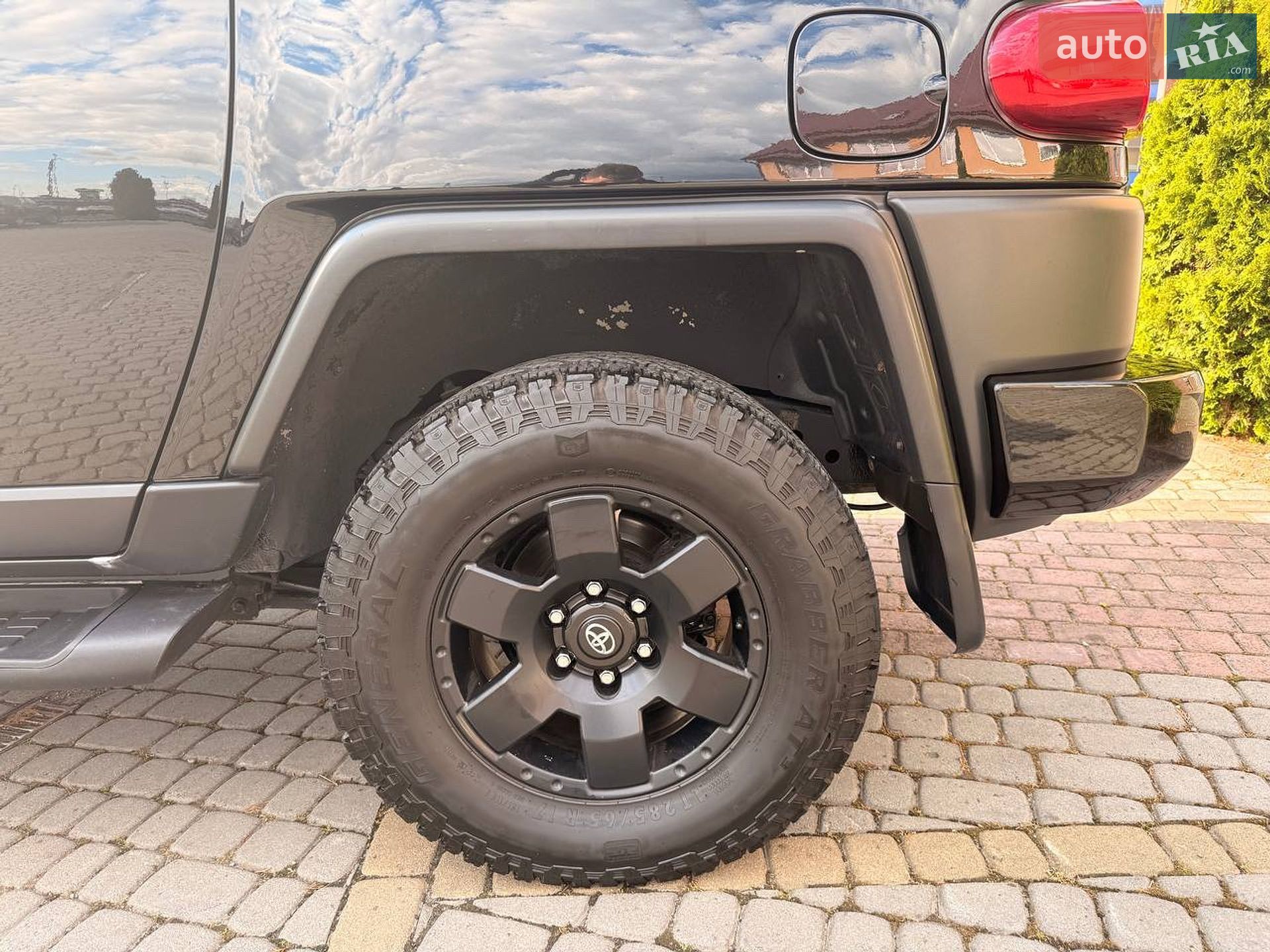 Toyota FJ Cruiser 2007 VIN JTEBU11F870083138 фото оголошення 2 з 23