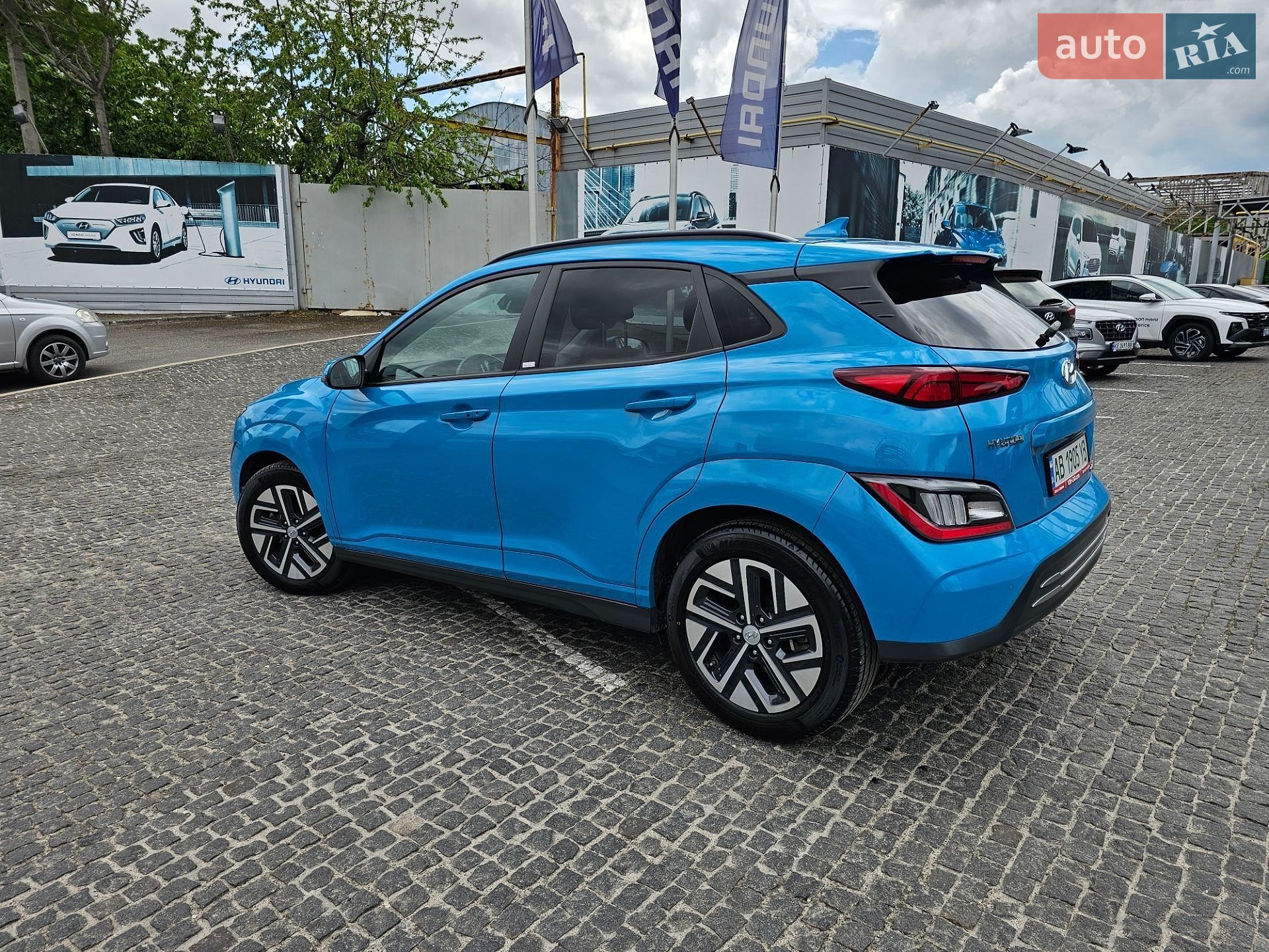 Hyundai Kona Electric 2021 VIN TMAK381HFMJ032604 фото оголошення 4 з 25