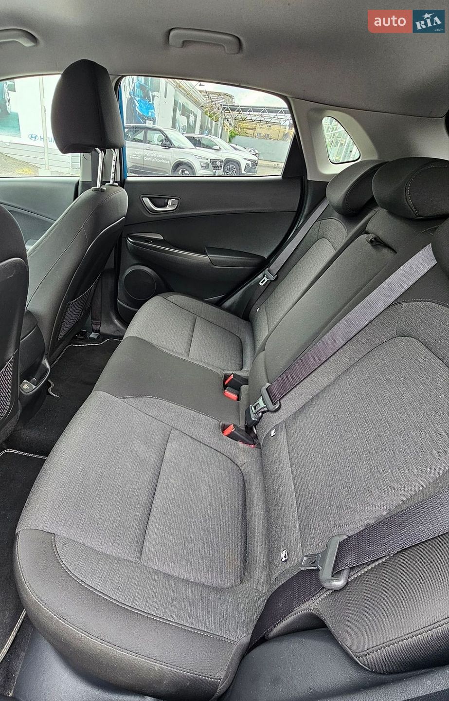 Hyundai Kona Electric 2021 VIN TMAK381HFMJ032604 фото оголошення 13 з 25