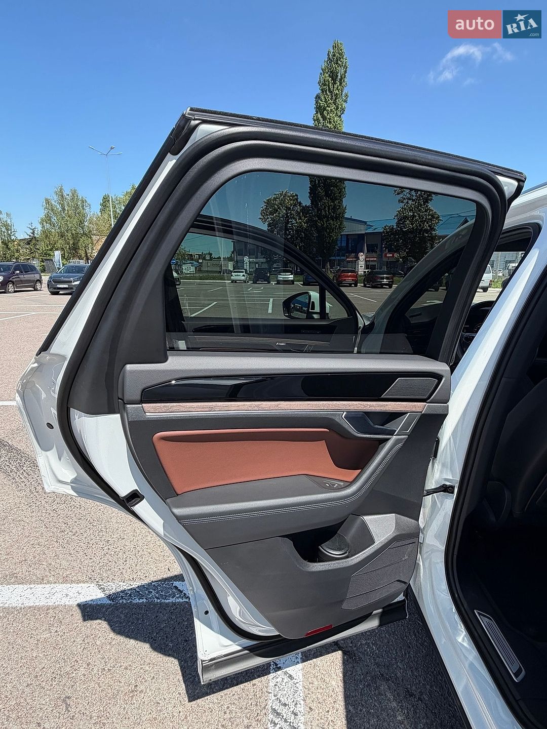 Volkswagen Touareg 2022 VIN WVGZZZCRZND015761 фото оголошення 10 з 28