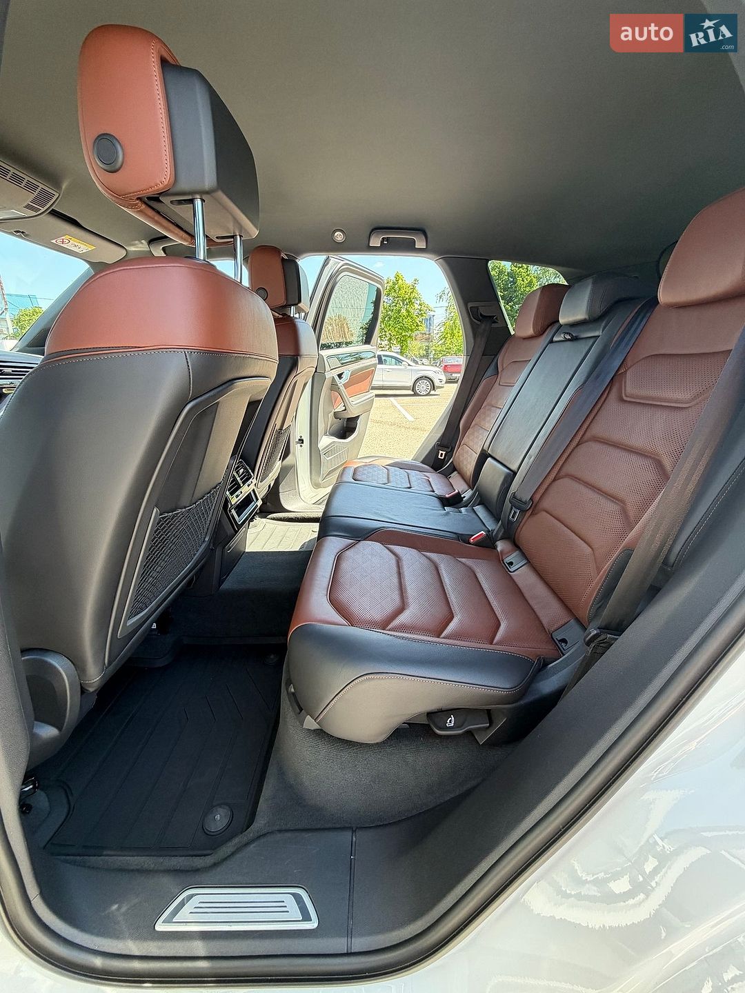 Volkswagen Touareg 2022 VIN WVGZZZCRZND015761 фото оголошення 14 з 28