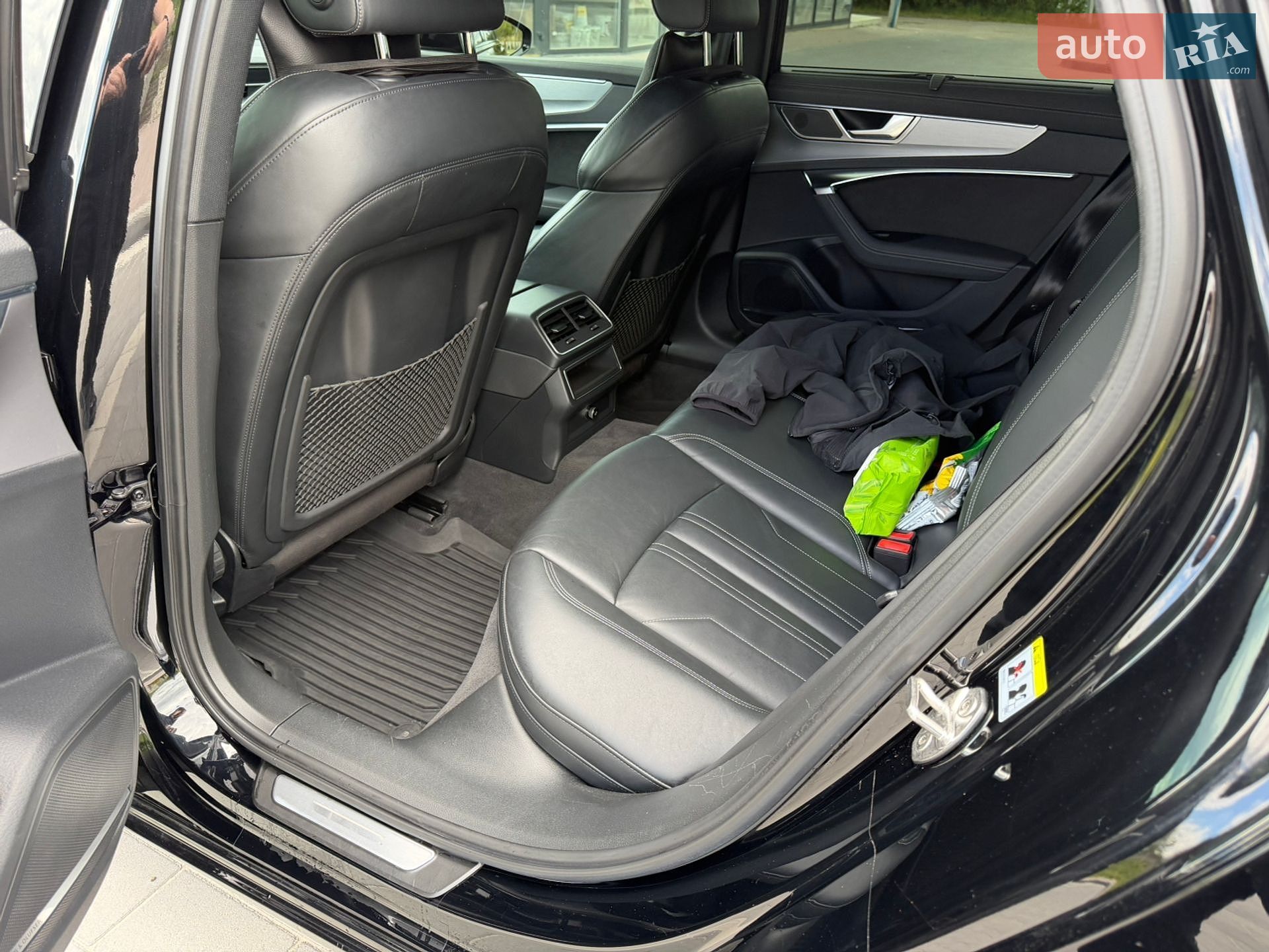 Audi A6 2019 VIN WAUZZZF22KN078681 фото оголошення 11 з 18