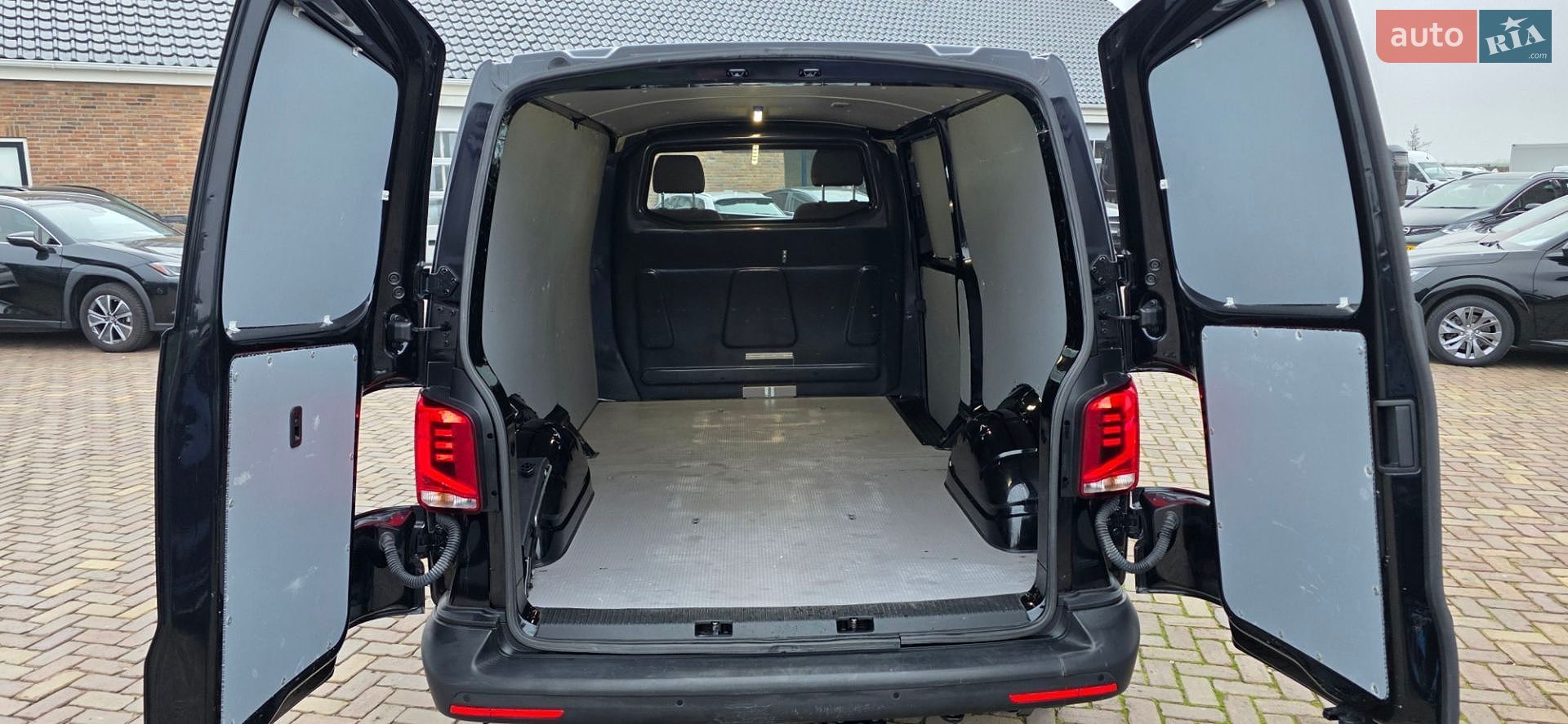 Volkswagen Transporter 2020 VIN WV1ZZZ7HZMH008715 фото оголошення 30 з 43