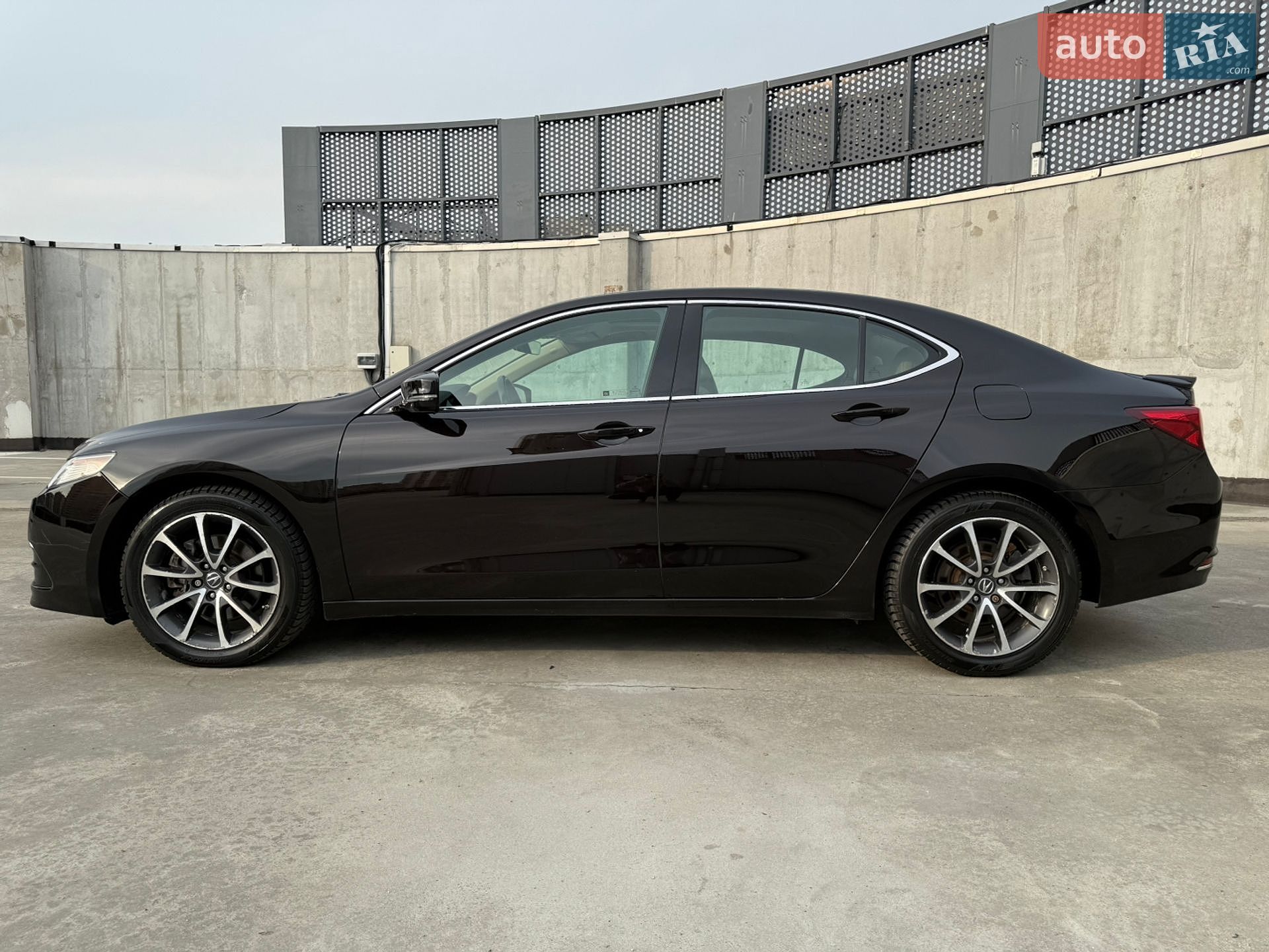 Acura TLX 2015 VIN 19UUB2F59FA022531 фото оголошення 10 з 31