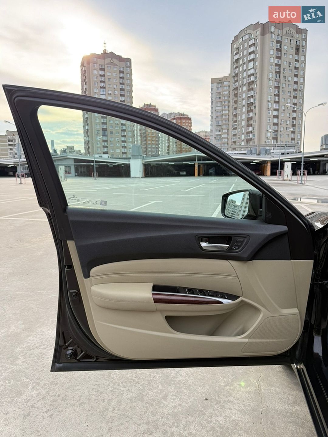 Acura TLX 2015 VIN 19UUB2F59FA022531 фото оголошення 11 з 31