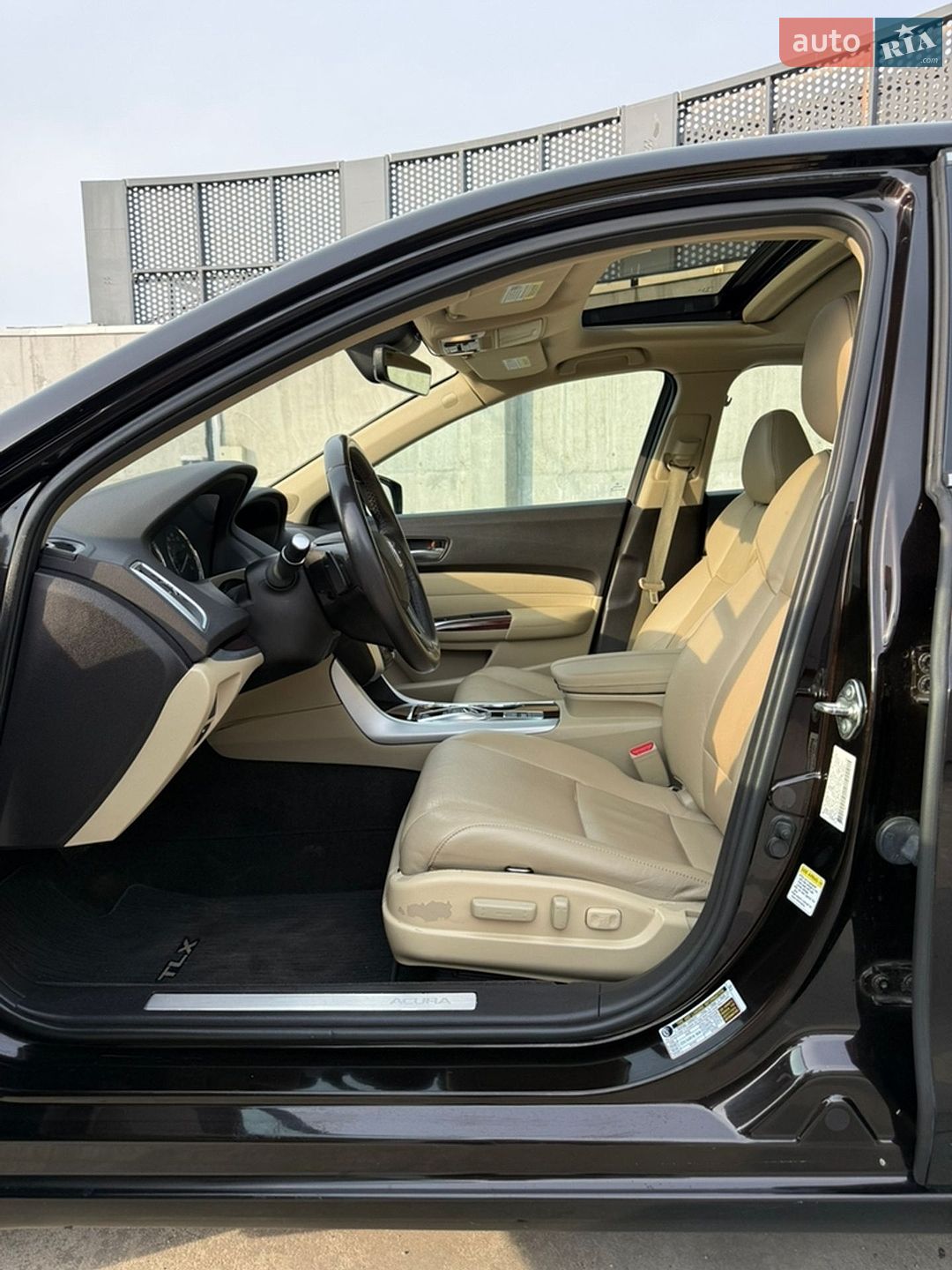 Acura TLX 2015 VIN 19UUB2F59FA022531 фото оголошення 13 з 31