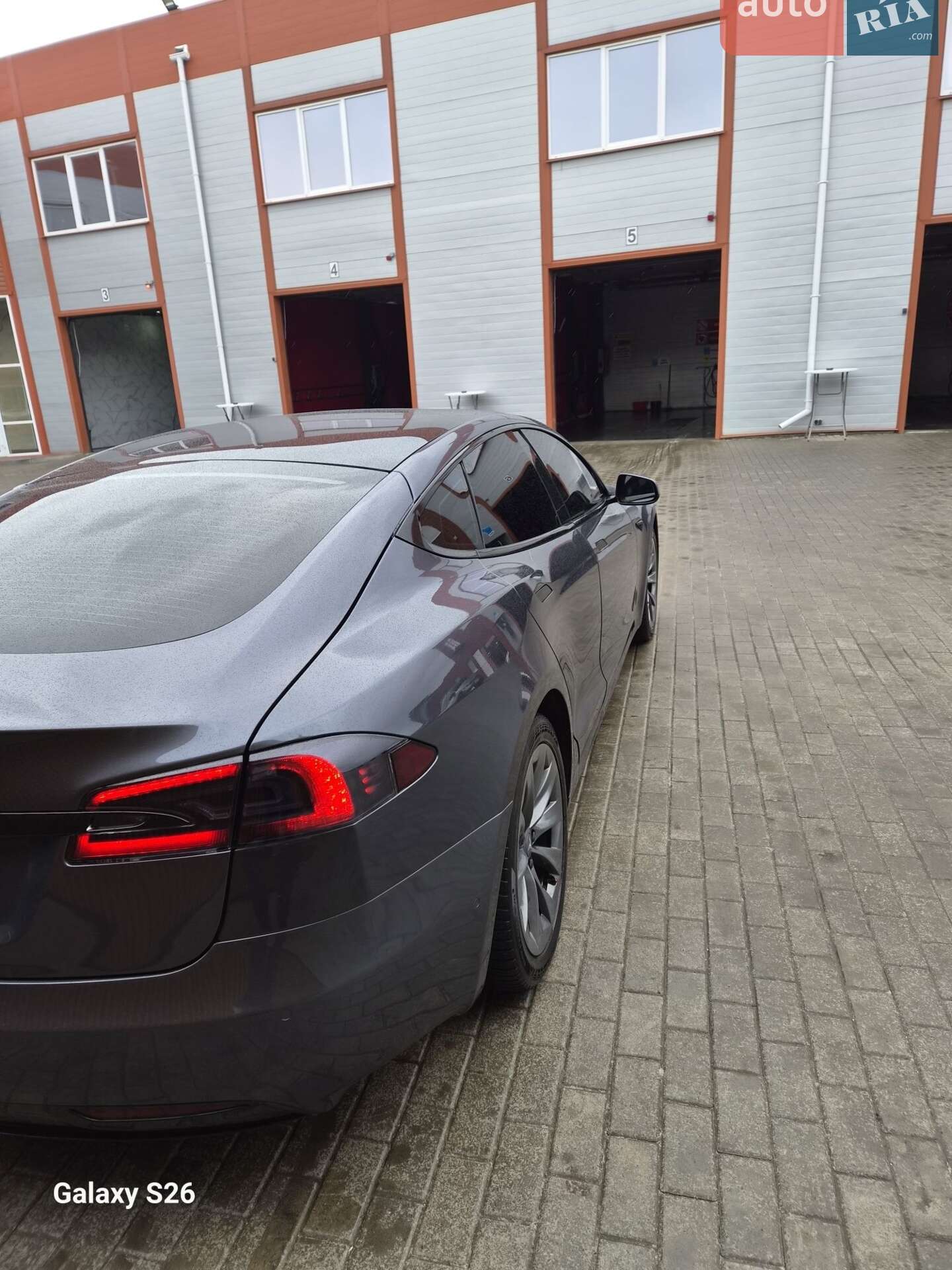 Tesla Model S 2019 VIN 5YJSA1E21KF306103 фото оголошення 4 з 25