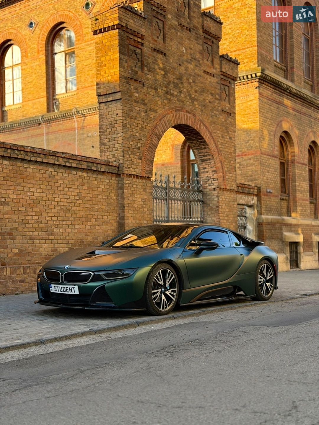 BMW i8 2016 VIN WBY2Z2C54GV675850 фото оголошення 20 з 20