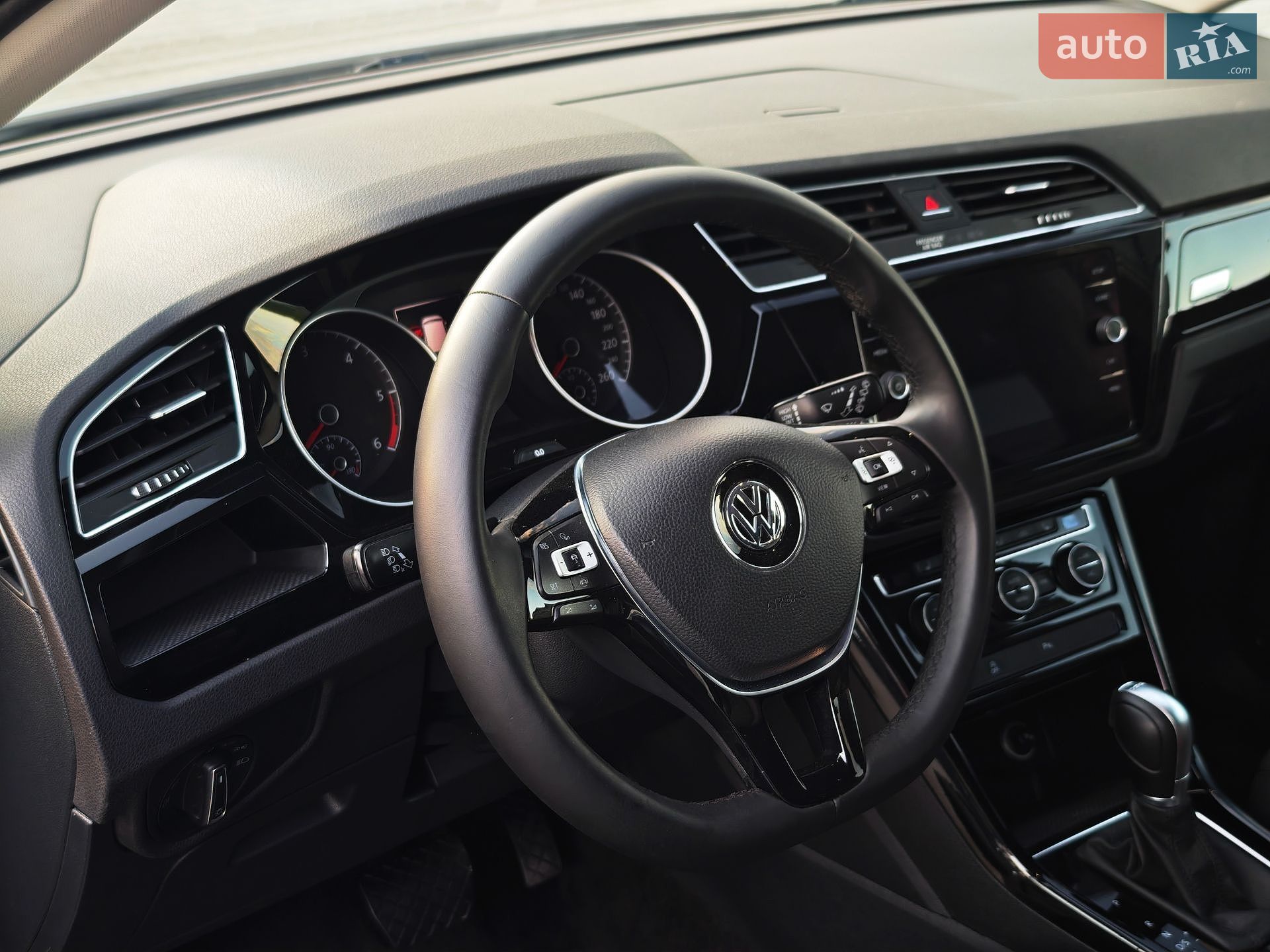 Volkswagen Touran 2019 VIN WVGZZZ1TZKW051767 фото оголошення 18 з 69