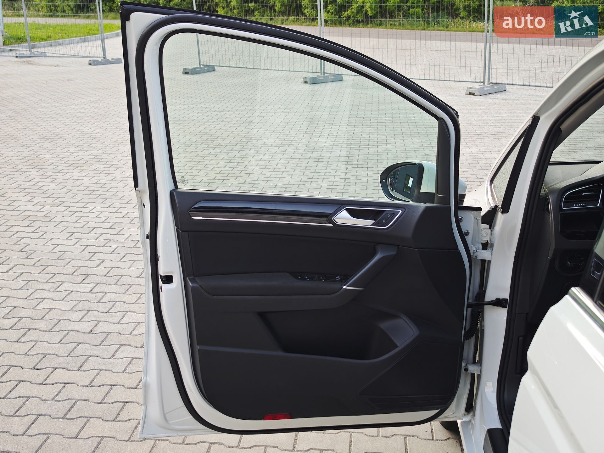 Volkswagen Touran 2019 VIN WVGZZZ1TZKW051767 фото оголошення 15 з 69