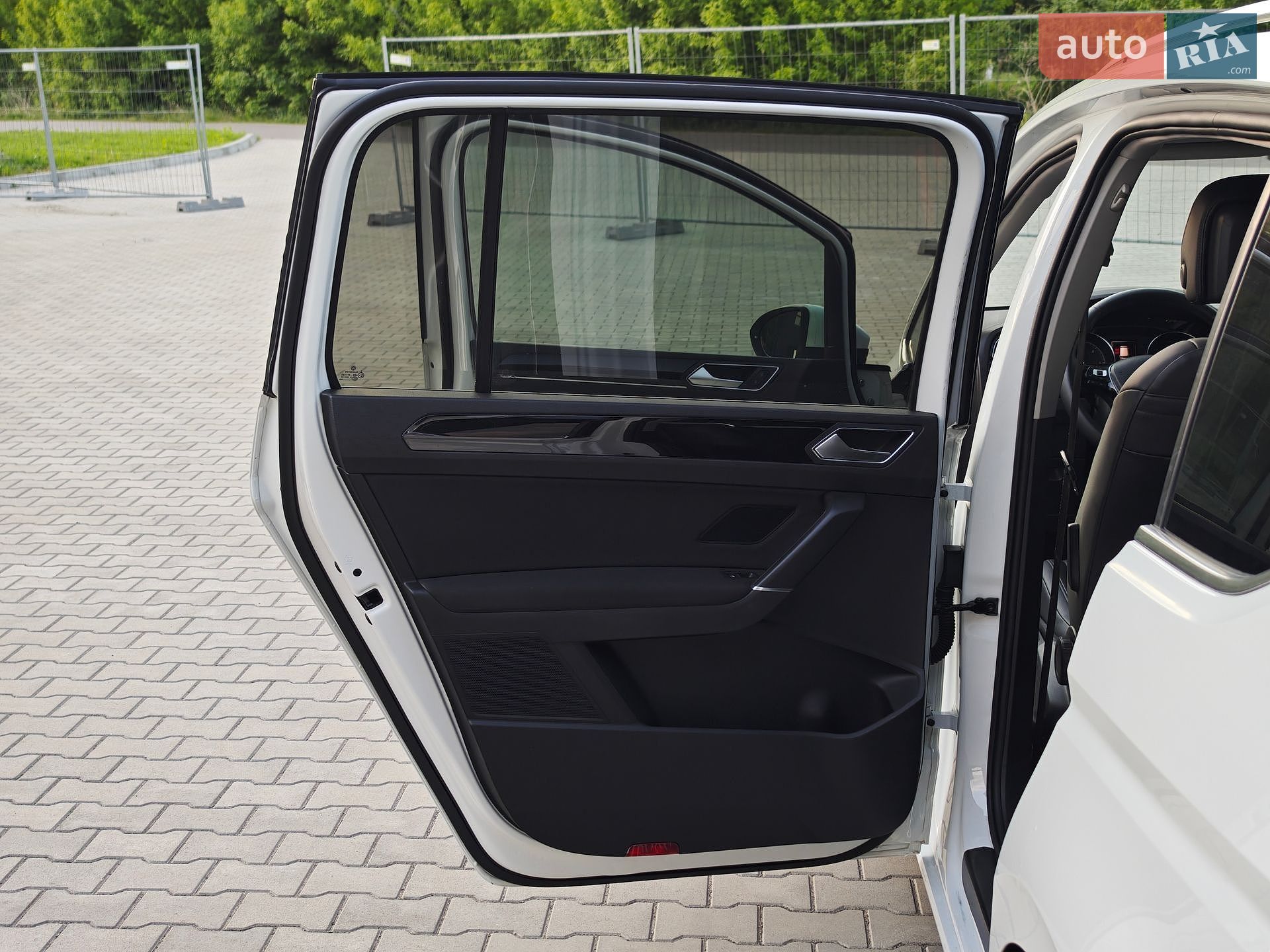 Volkswagen Touran 2019 VIN WVGZZZ1TZKW051767 фото оголошення 20 з 69