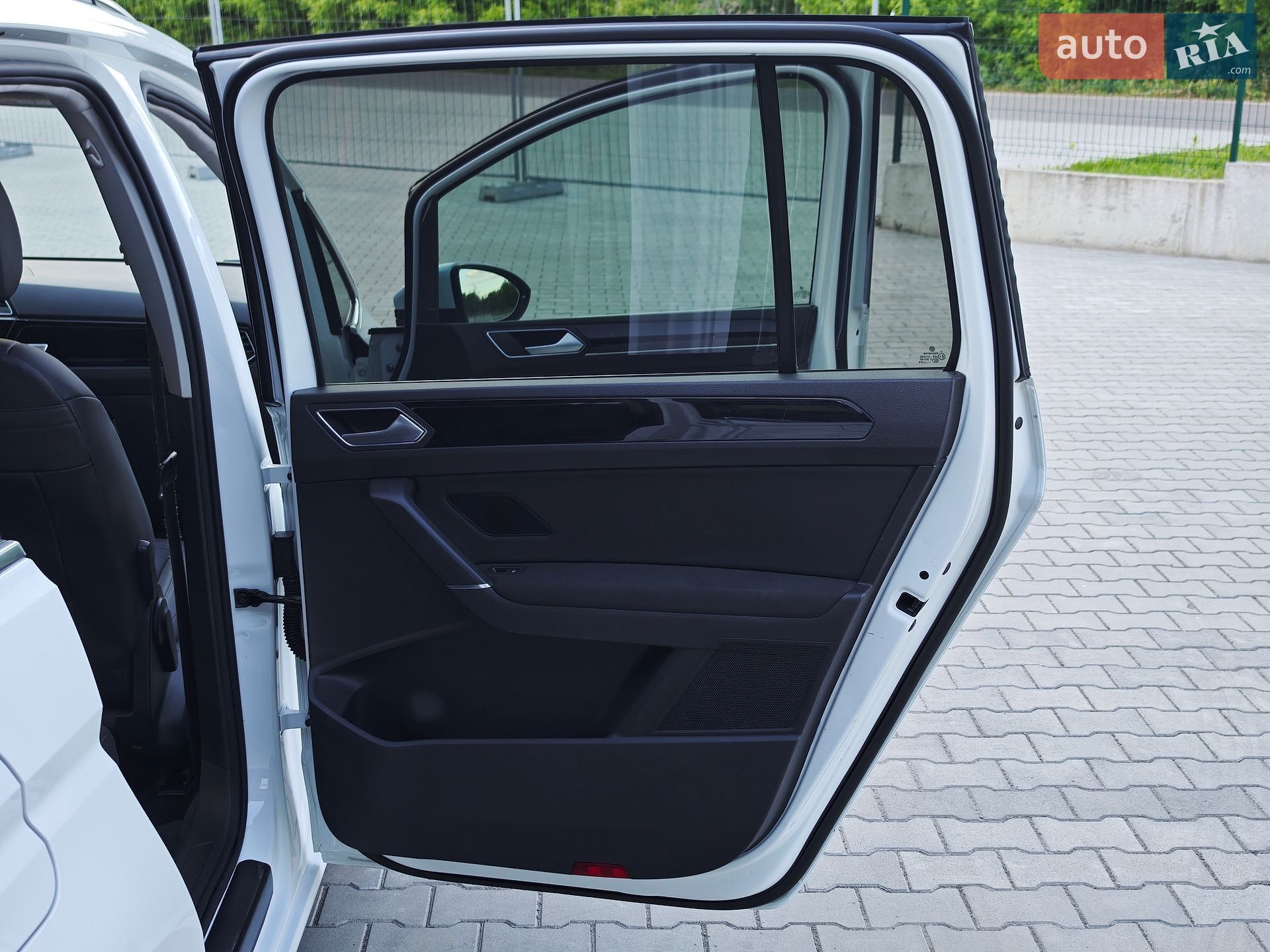 Volkswagen Touran 2019 VIN WVGZZZ1TZKW051767 фото оголошення 30 з 69