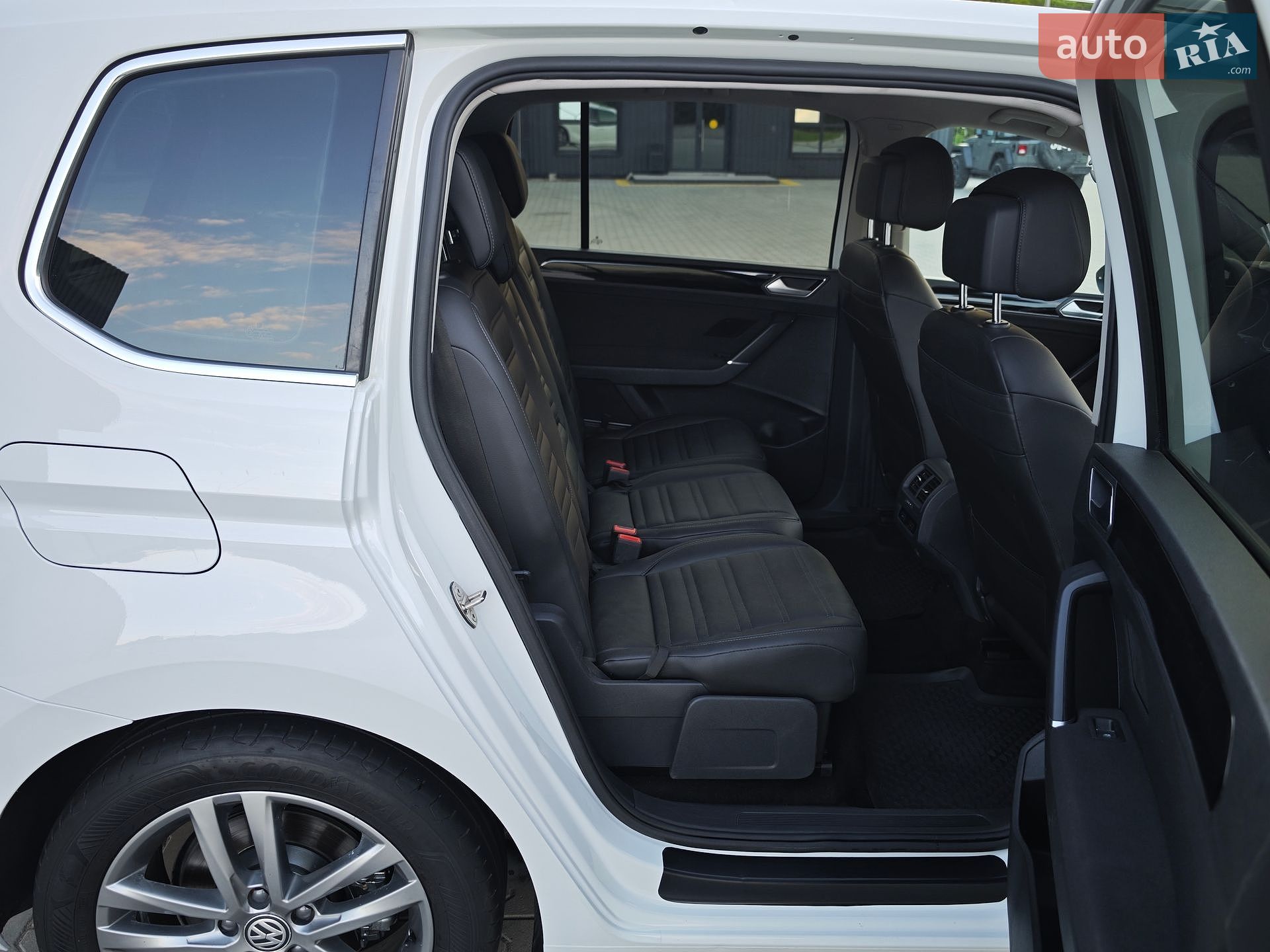 Volkswagen Touran 2019 VIN WVGZZZ1TZKW051767 фото оголошення 33 з 69