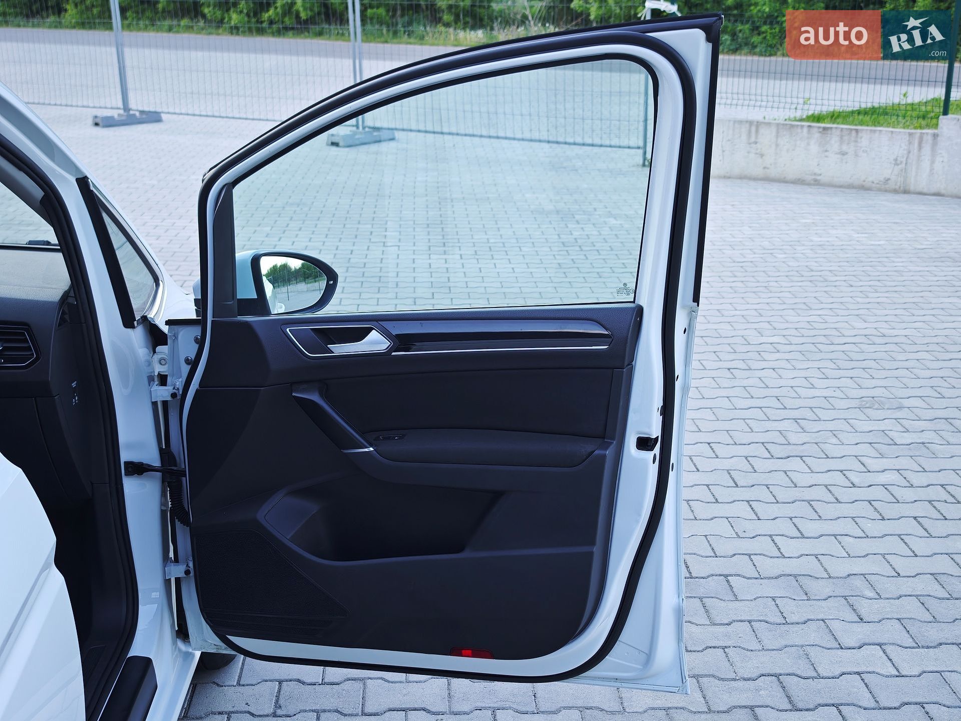 Volkswagen Touran 2019 VIN WVGZZZ1TZKW051767 фото оголошення 35 з 69
