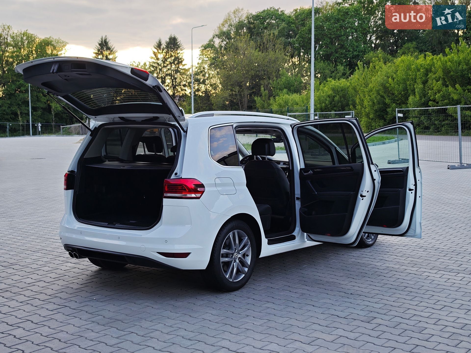 Volkswagen Touran 2019 VIN WVGZZZ1TZKW051767 фото оголошення 50 з 69