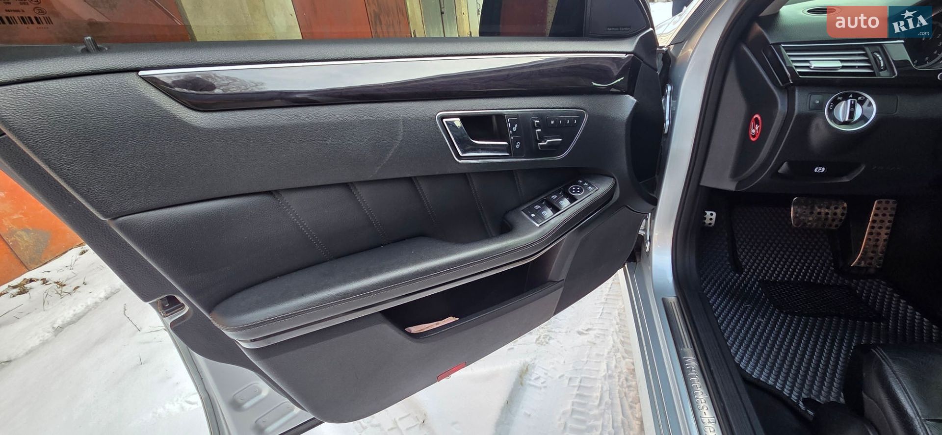 Mercedes-Benz E-Class 2011 VIN WDD2120232A425516 фото оголошення 14 з 32