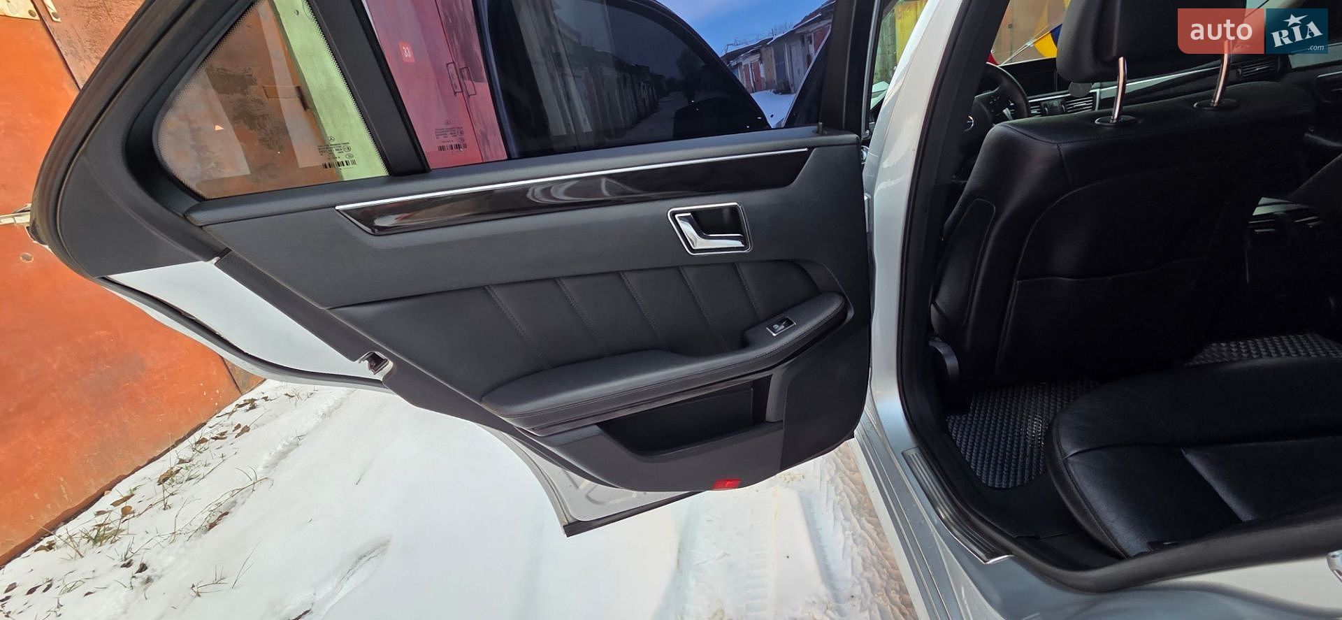 Mercedes-Benz E-Class 2011 VIN WDD2120232A425516 фото оголошення 18 з 32