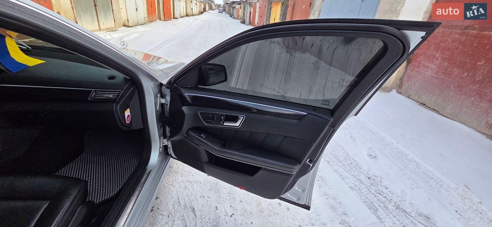 Mercedes-Benz E-Class 2011 VIN WDD2120232A425516 фото оголошення 25 з 32