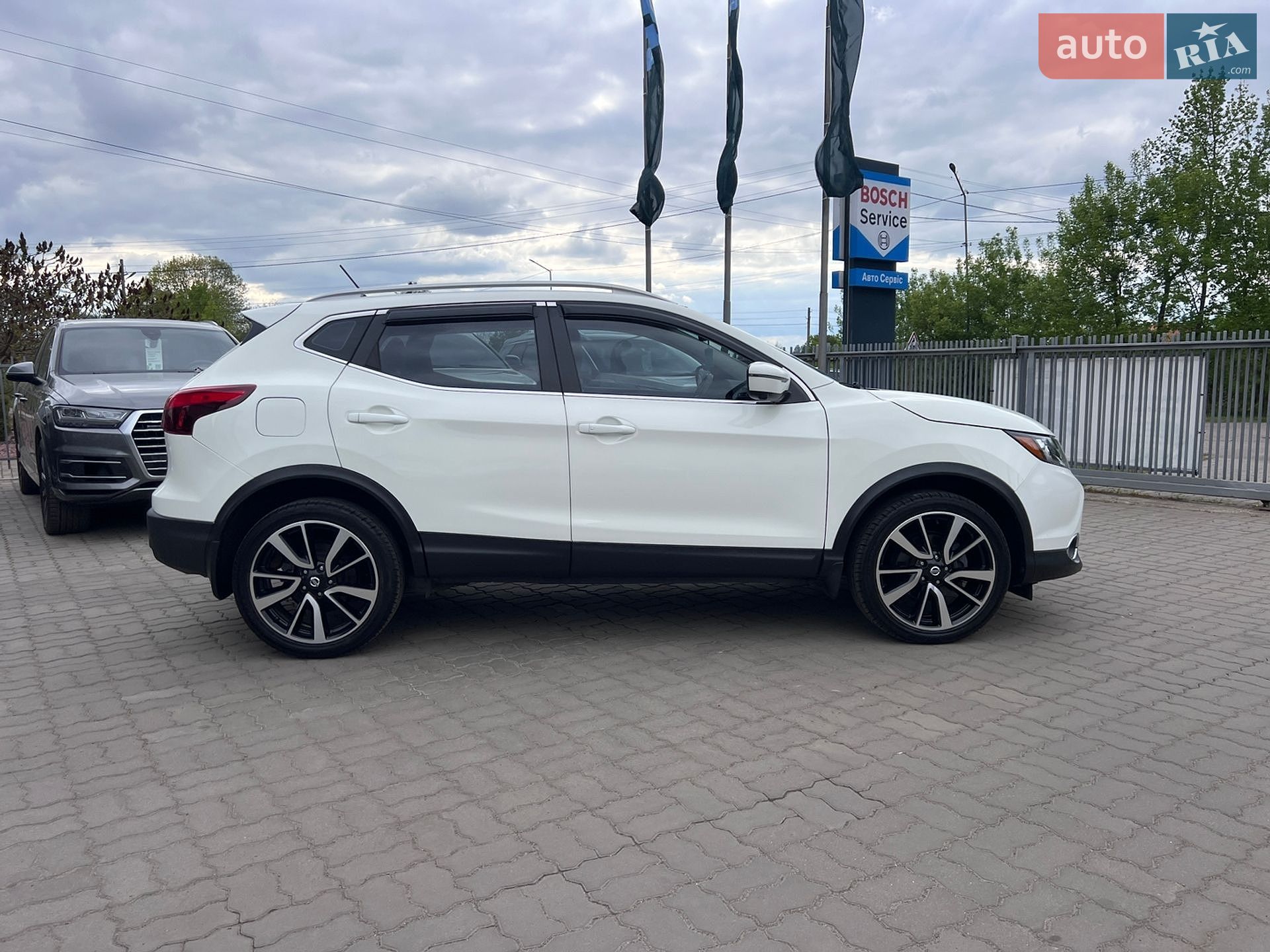 Nissan Rogue Sport 2017 VIN JN1BJ1CR7HW109413 фото оголошення 2 з 51