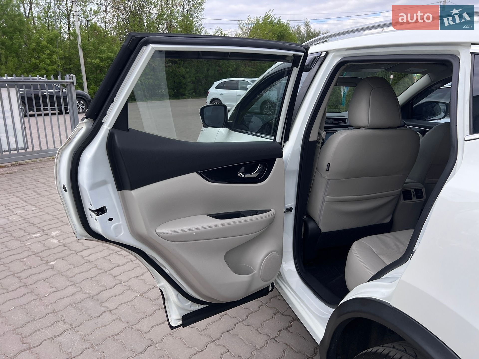 Nissan Rogue Sport 2017 VIN JN1BJ1CR7HW109413 фото оголошення 37 з 51