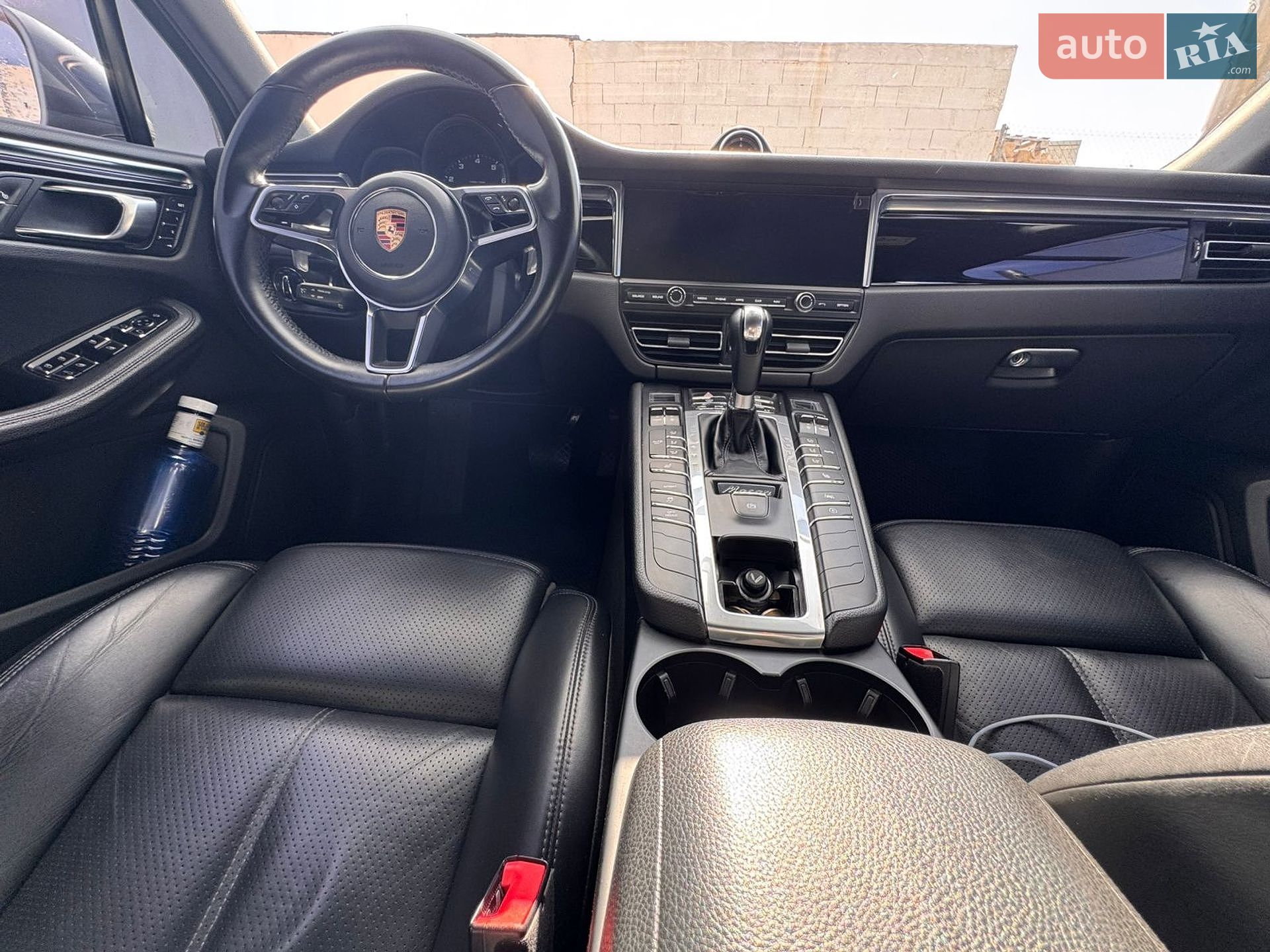 Porsche Macan 2018 VIN WP1ZZZ95ZKLB03273 фото оголошення 4 з 13
