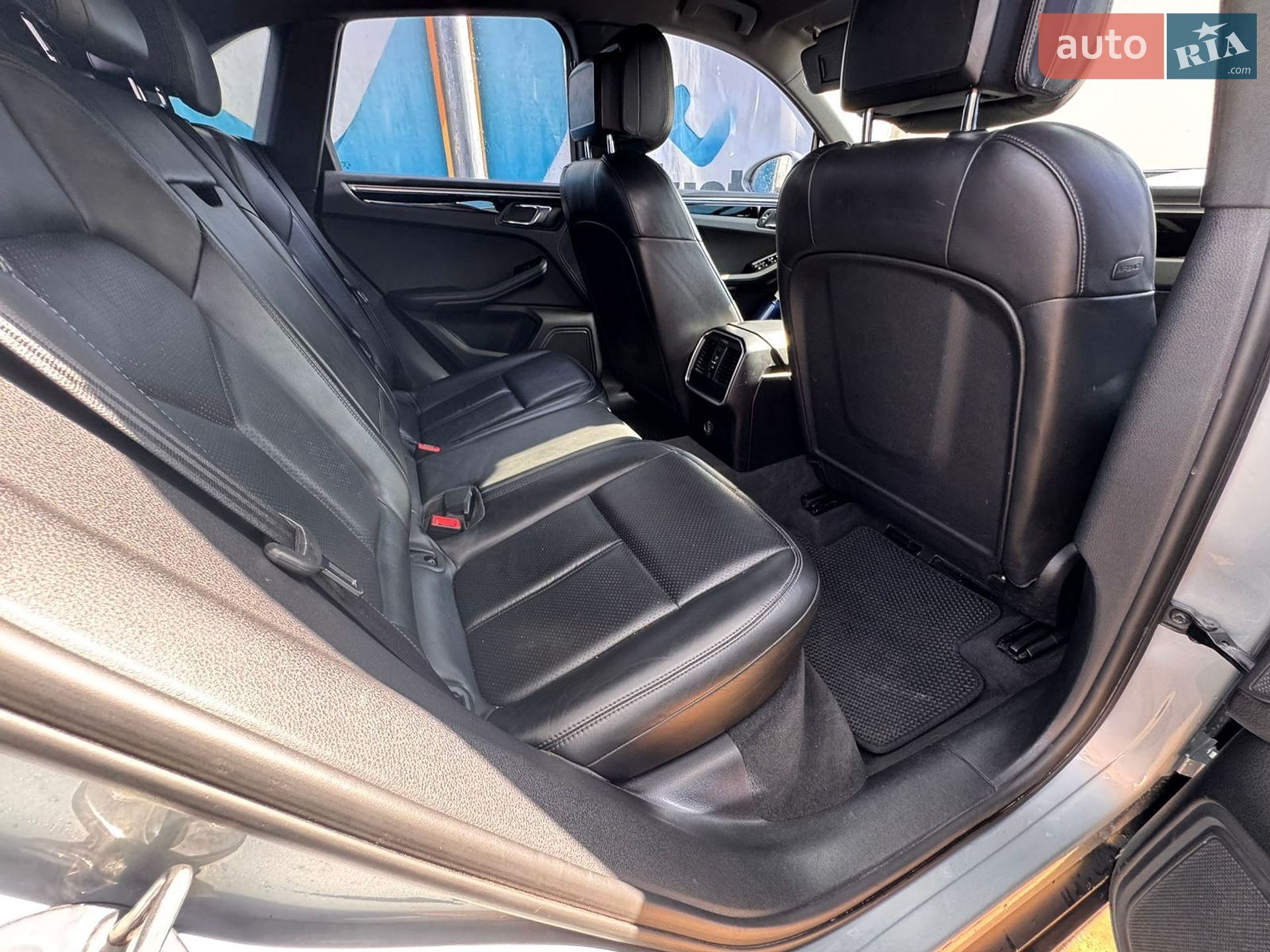 Porsche Macan 2018 VIN WP1ZZZ95ZKLB03273 фото оголошення 6 з 13