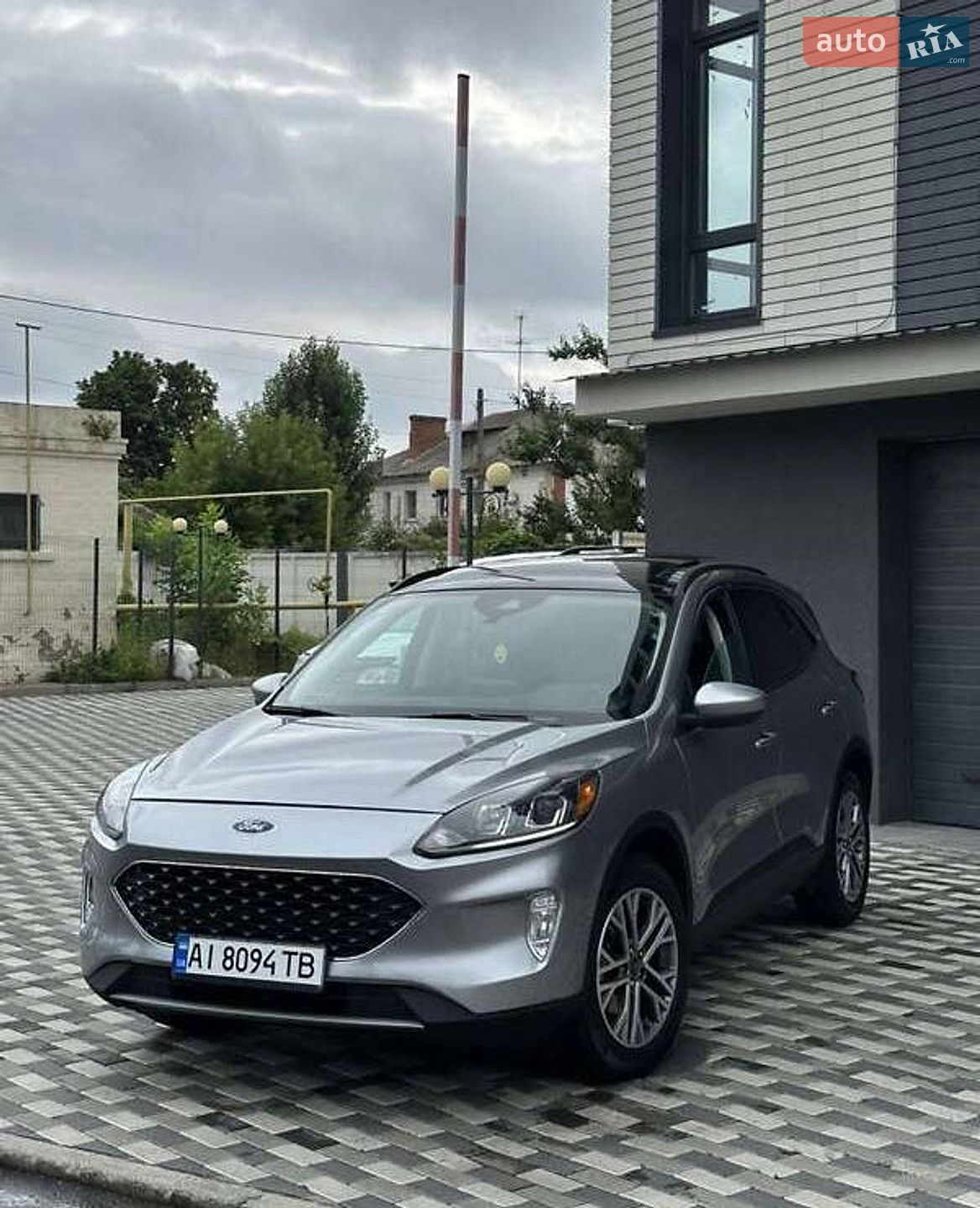 Ford Escape 2022 VIN 1FMCU9H65NUB38899 фото оголошення 2 з 8