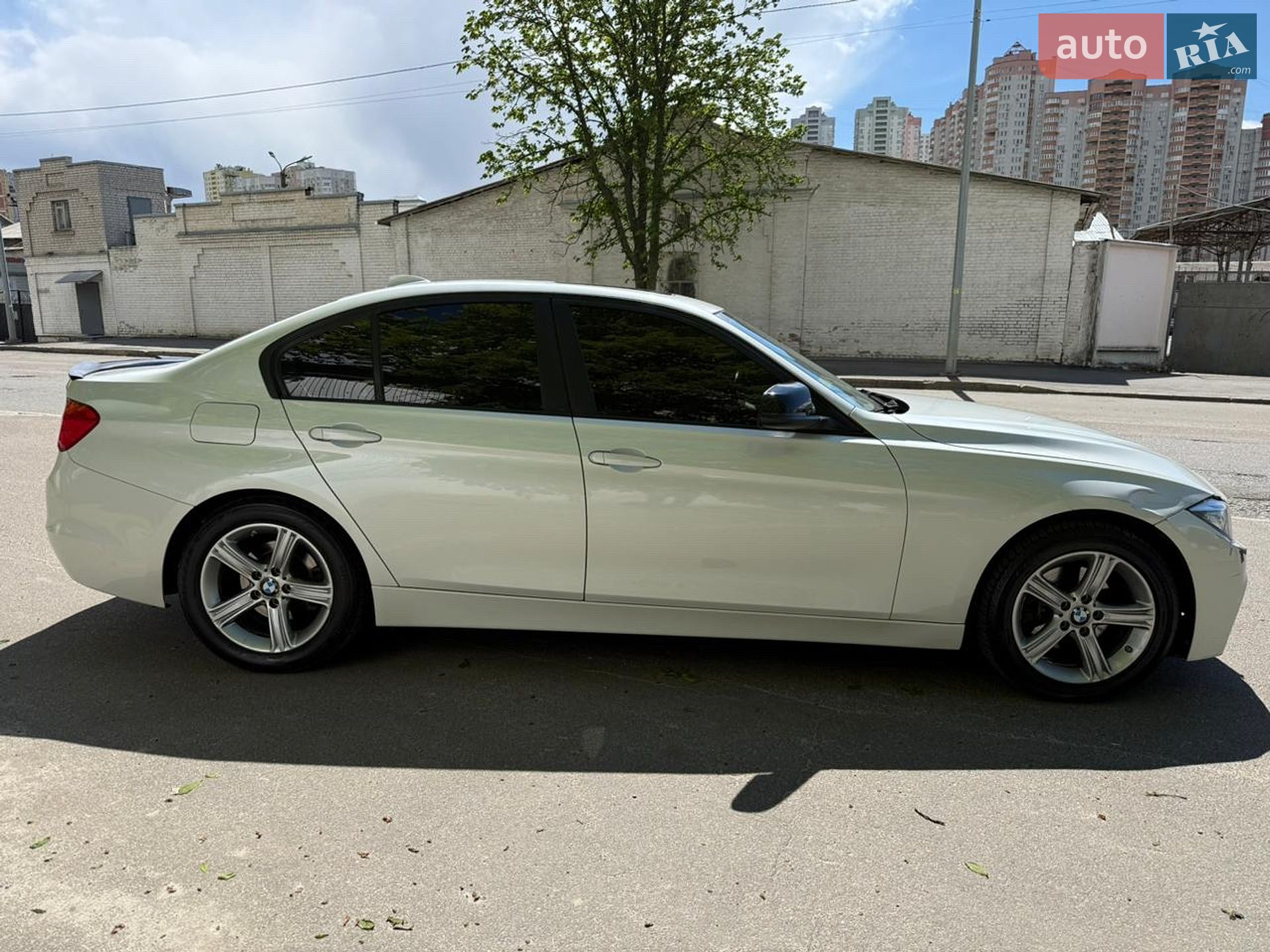 BMW 3 Series 2014 VIN WBA3C3G57FNS73355 фото оголошення 3 з 18