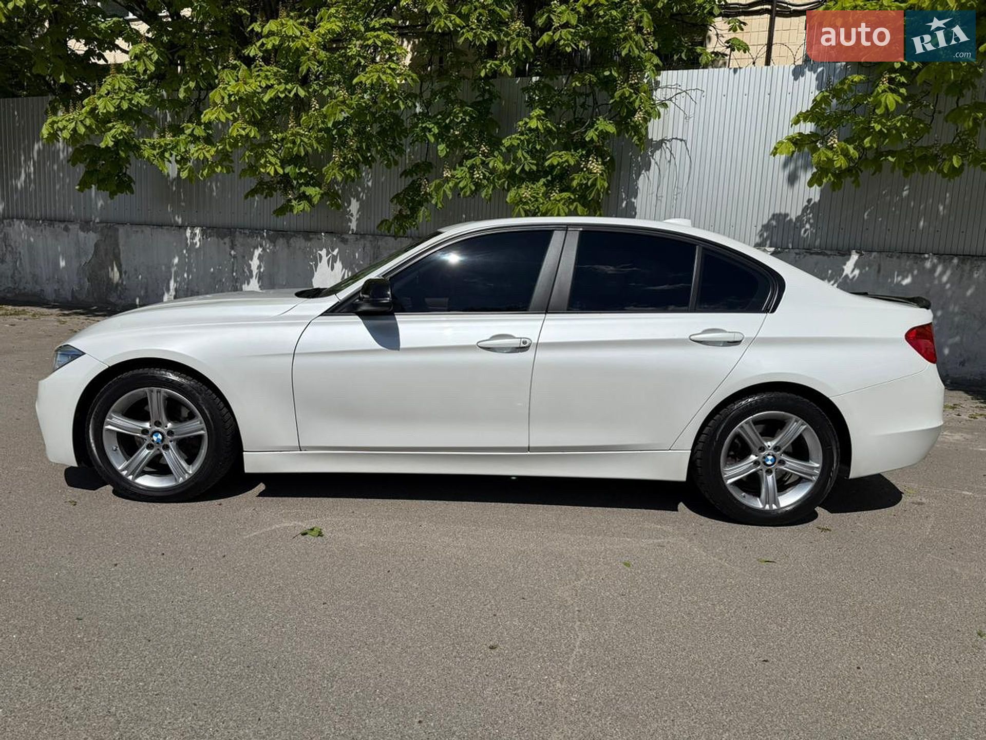 BMW 3 Series 2014 VIN WBA3C3G57FNS73355 фото оголошення 4 з 18