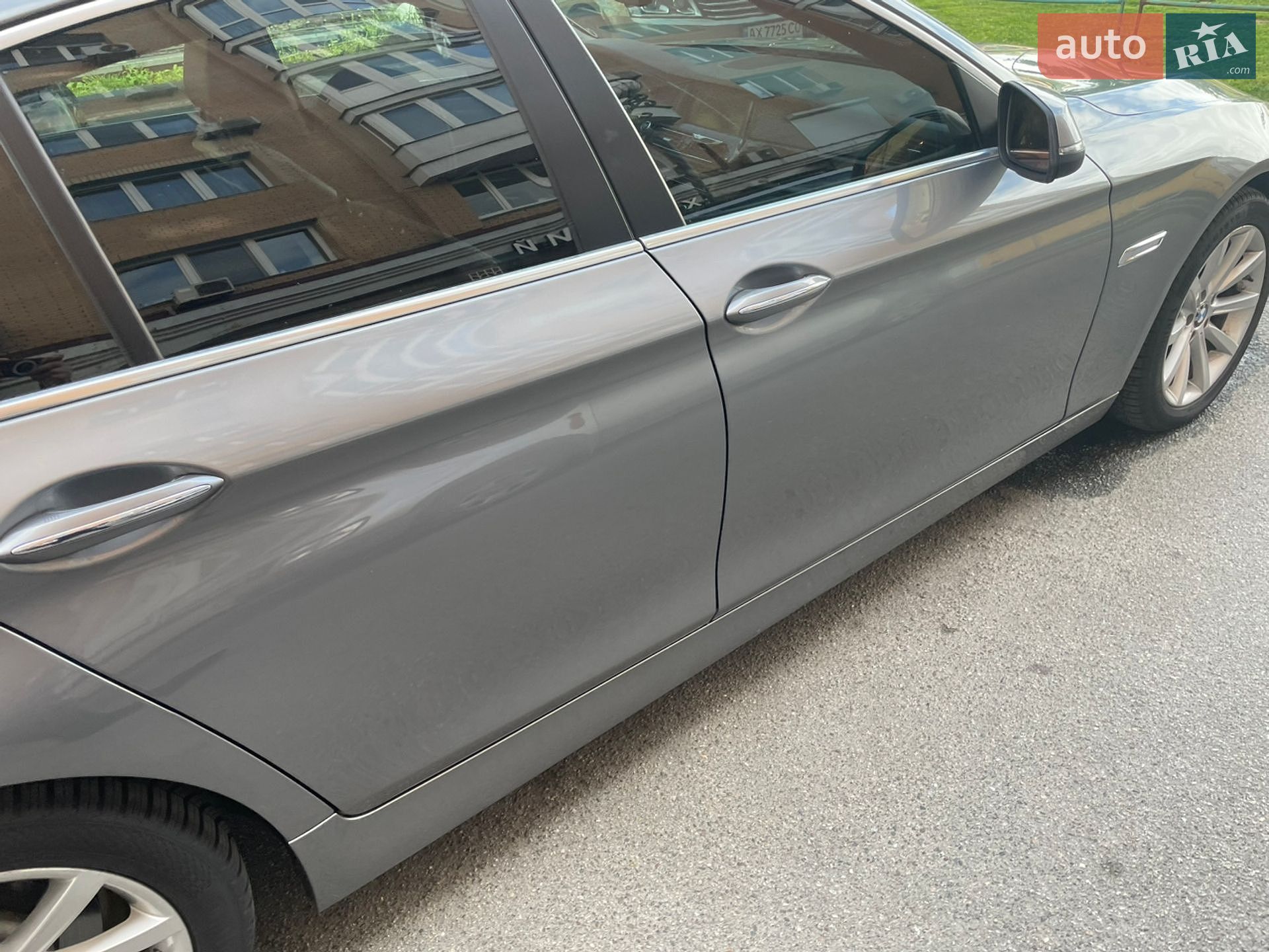 BMW 5 Series 2013 VIN WBAFV3C50EDZ33656 фото оголошення 12 з 65