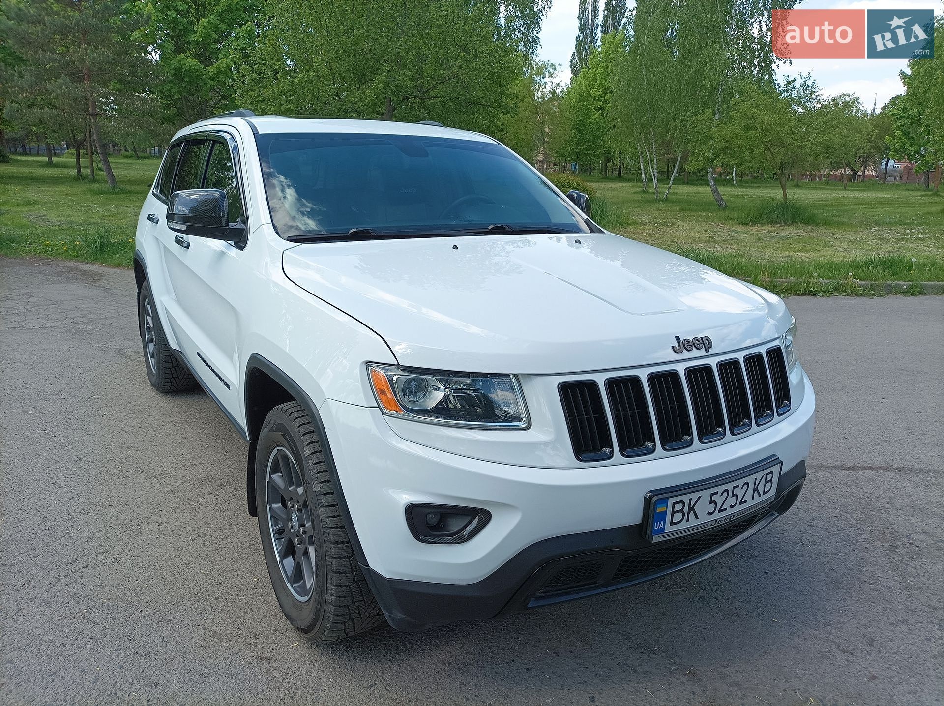 Jeep Grand Cherokee 2013 VIN 1C4RJEBM2EC317169 фото оголошення 3 з 30