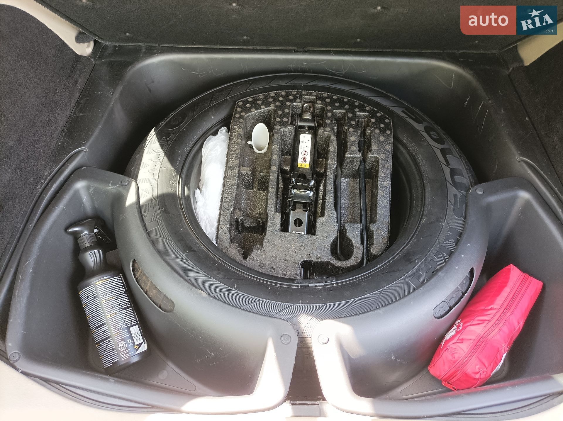 Jeep Grand Cherokee 2013 VIN 1C4RJEBM2EC317169 фото оголошення 23 з 30