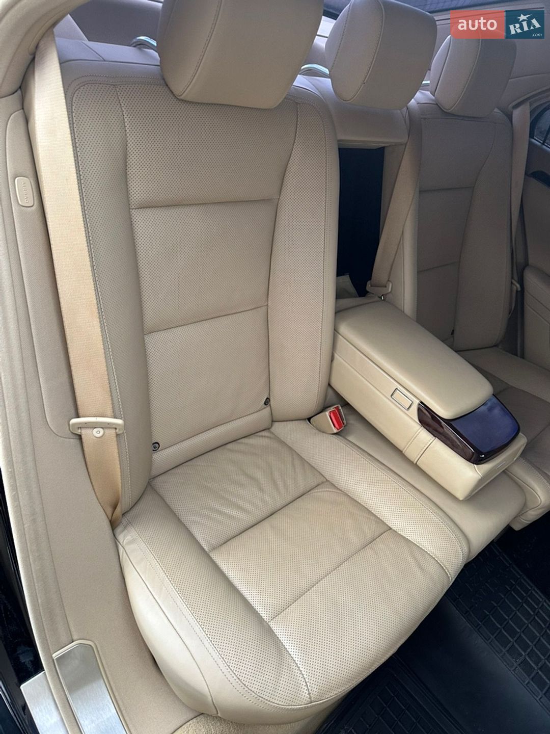 Mercedes-Benz S-Class 2010 VIN WDDNG8GB9AA337646 фото оголошення 39 з 46