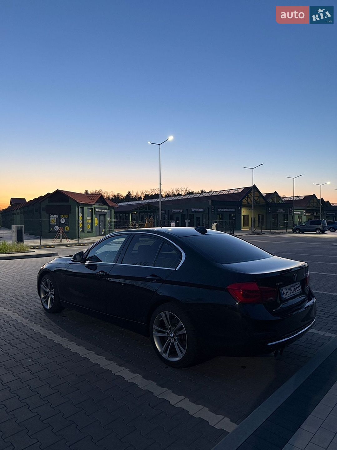 BMW 3 Series 2018 VIN WBA8D9C54JA615727 фото оголошення 11 з 39