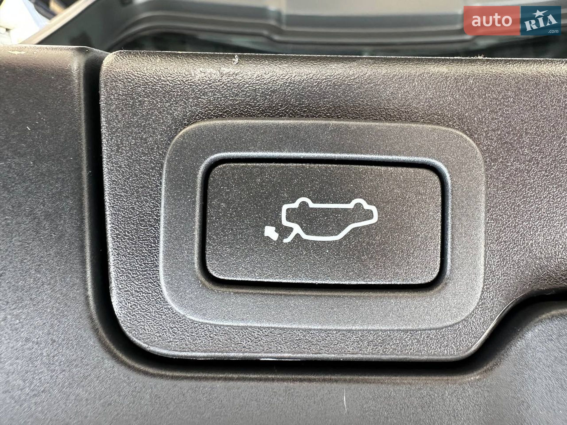 Land Rover Range Rover Evoque 2018 VIN SALVP2RX1JH272646 фото оголошення 24 з 36