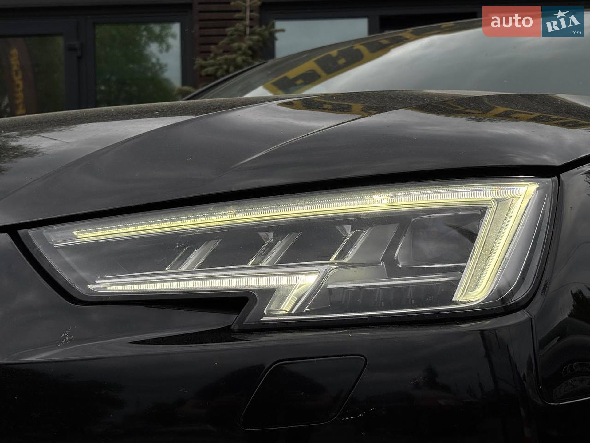 Audi A4 2017 VIN WAUENAF43HN063743 фото оголошення 5 з 28