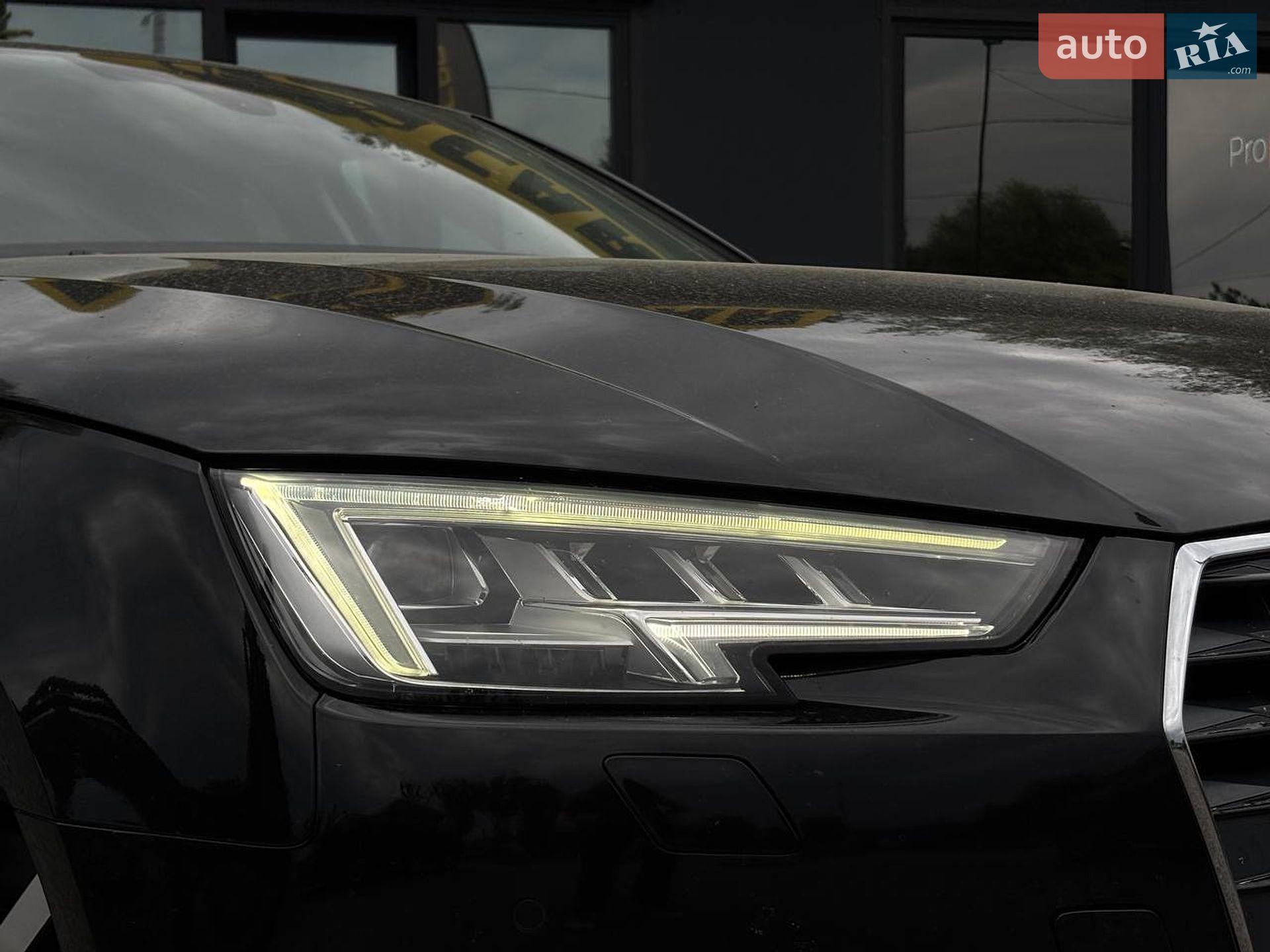 Audi A4 2017 VIN WAUENAF43HN063743 фото оголошення 6 з 28