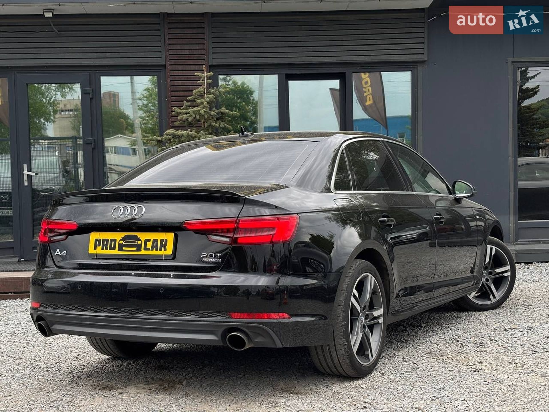 Audi A4 2017 VIN WAUENAF43HN063743 фото оголошення 3 з 28