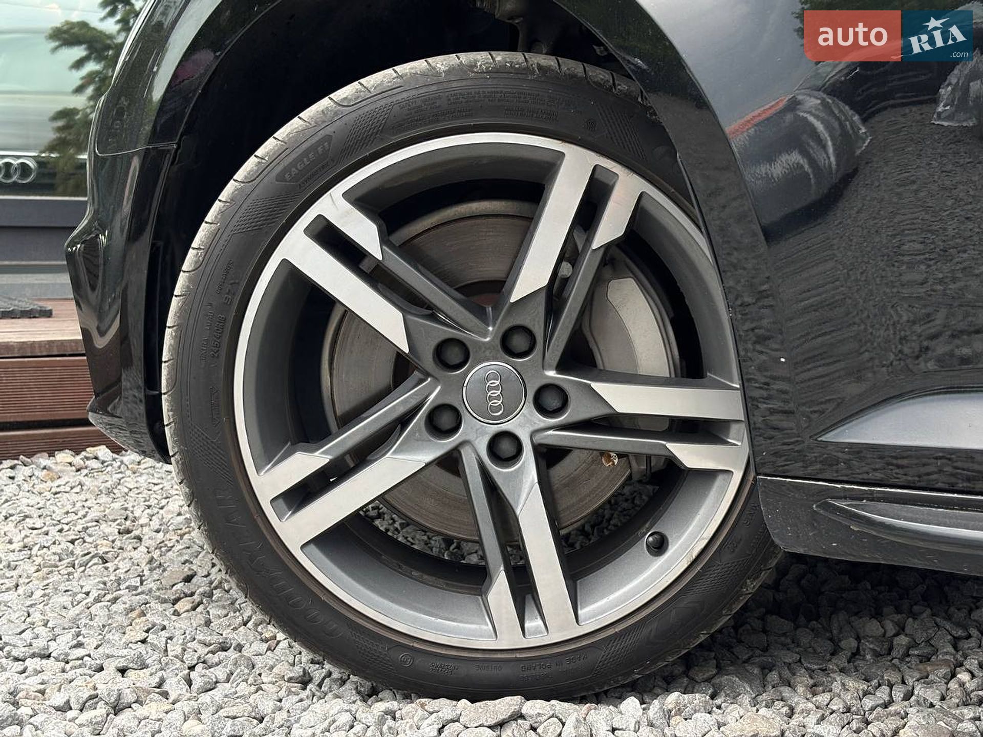 Audi A4 2017 VIN WAUENAF43HN063743 фото оголошення 7 з 28