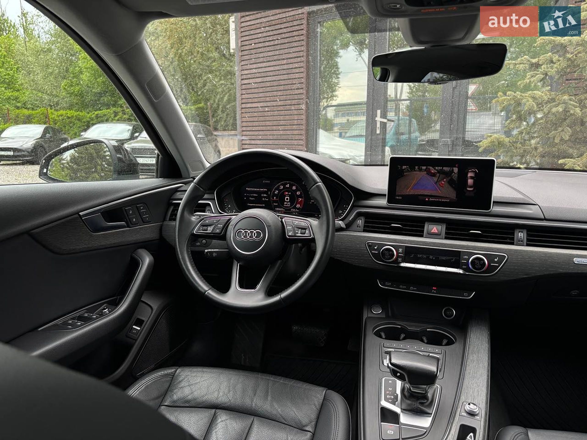 Audi A4 2017 VIN WAUENAF43HN063743 фото оголошення 11 з 28