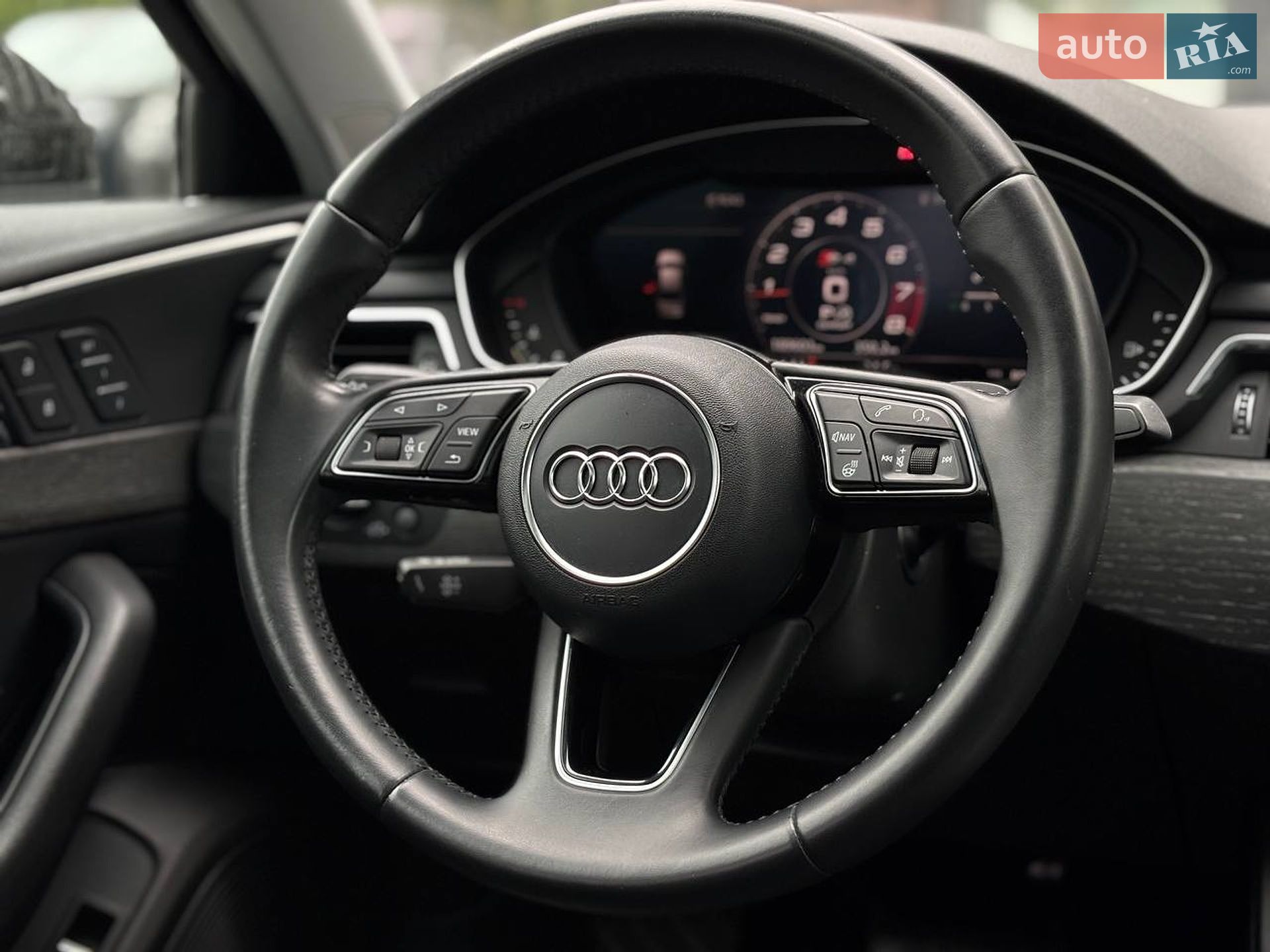 Audi A4 2017 VIN WAUENAF43HN063743 фото оголошення 17 з 28