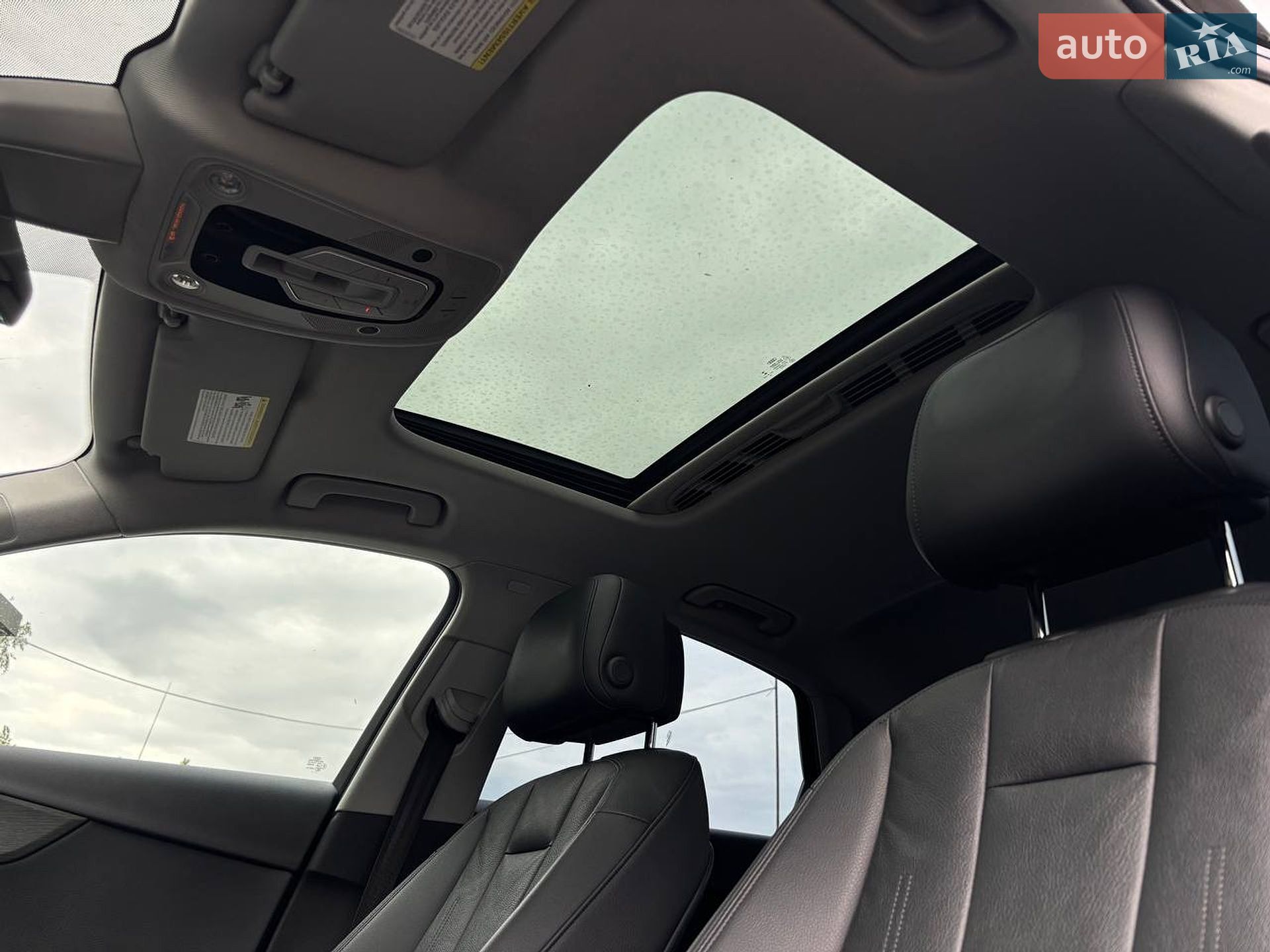 Audi A4 2017 VIN WAUENAF43HN063743 фото оголошення 23 з 28