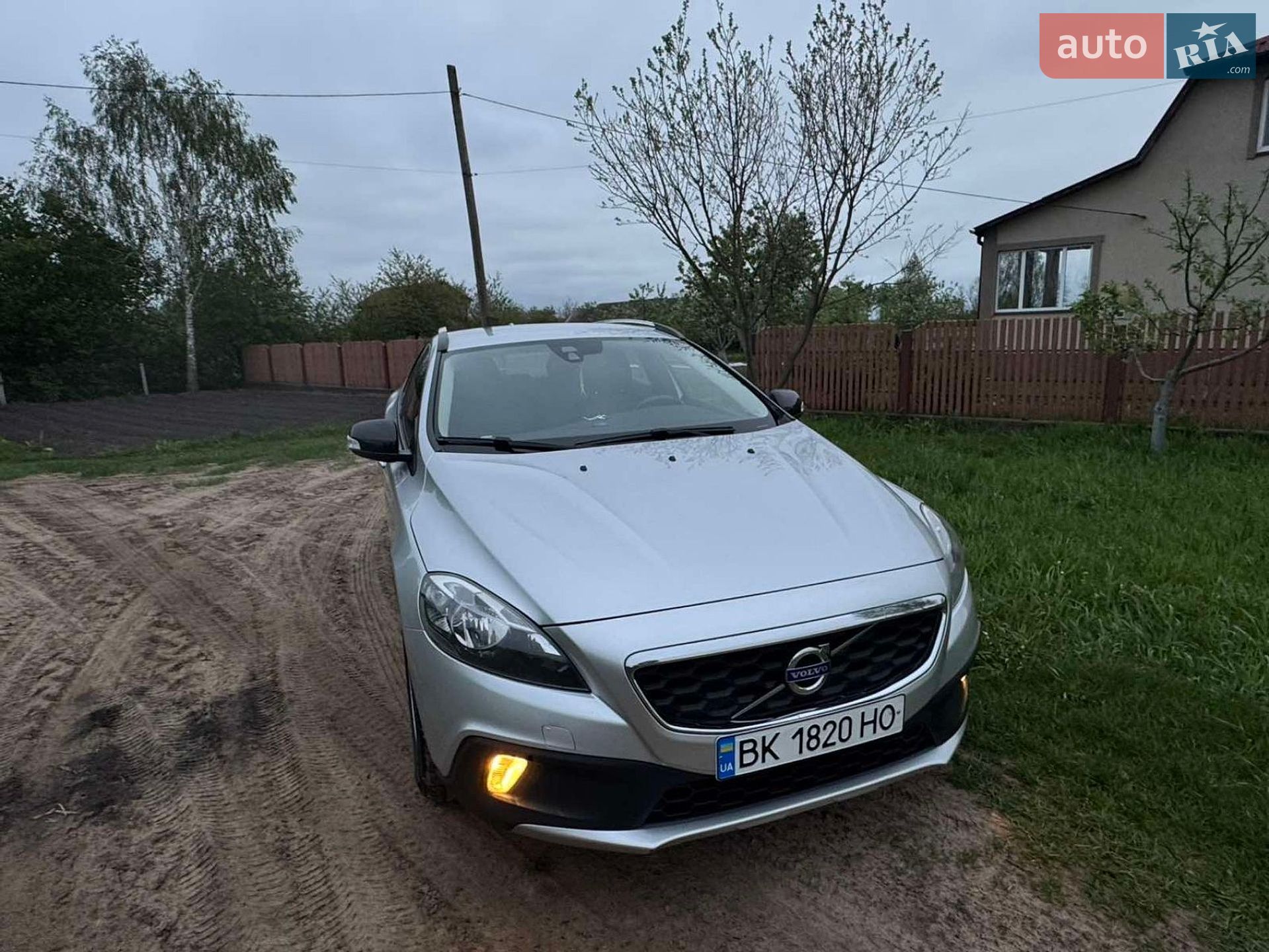 Volvo V40 Cross Country 2015 VIN YV1MZ8451F2078836 фото оголошення 2 з 39