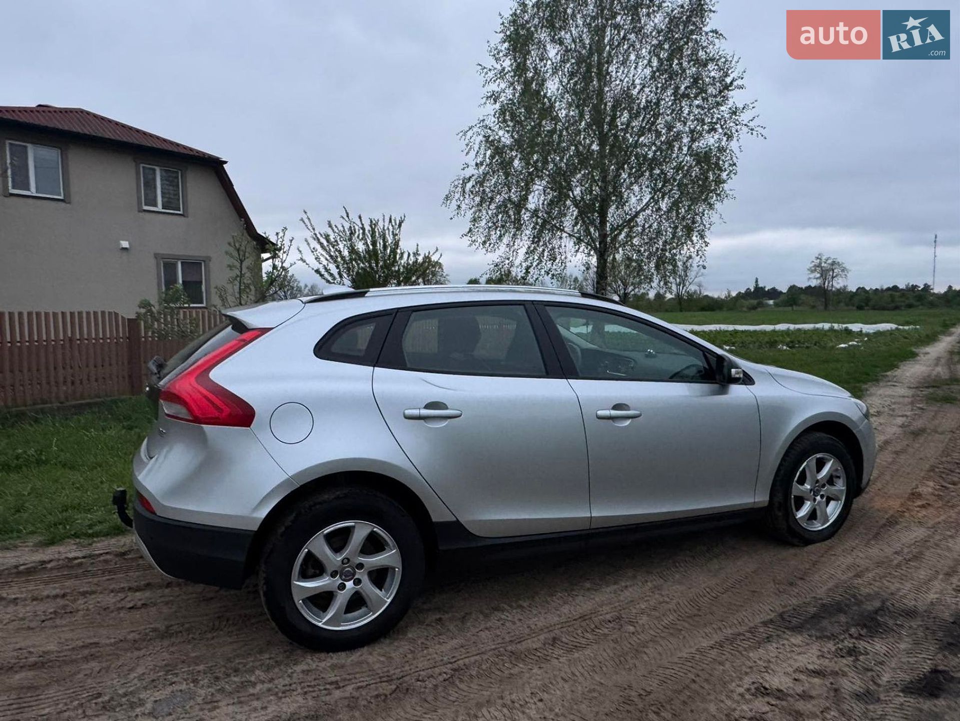 Volvo V40 Cross Country 2015 VIN YV1MZ8451F2078836 фото оголошення 5 з 39
